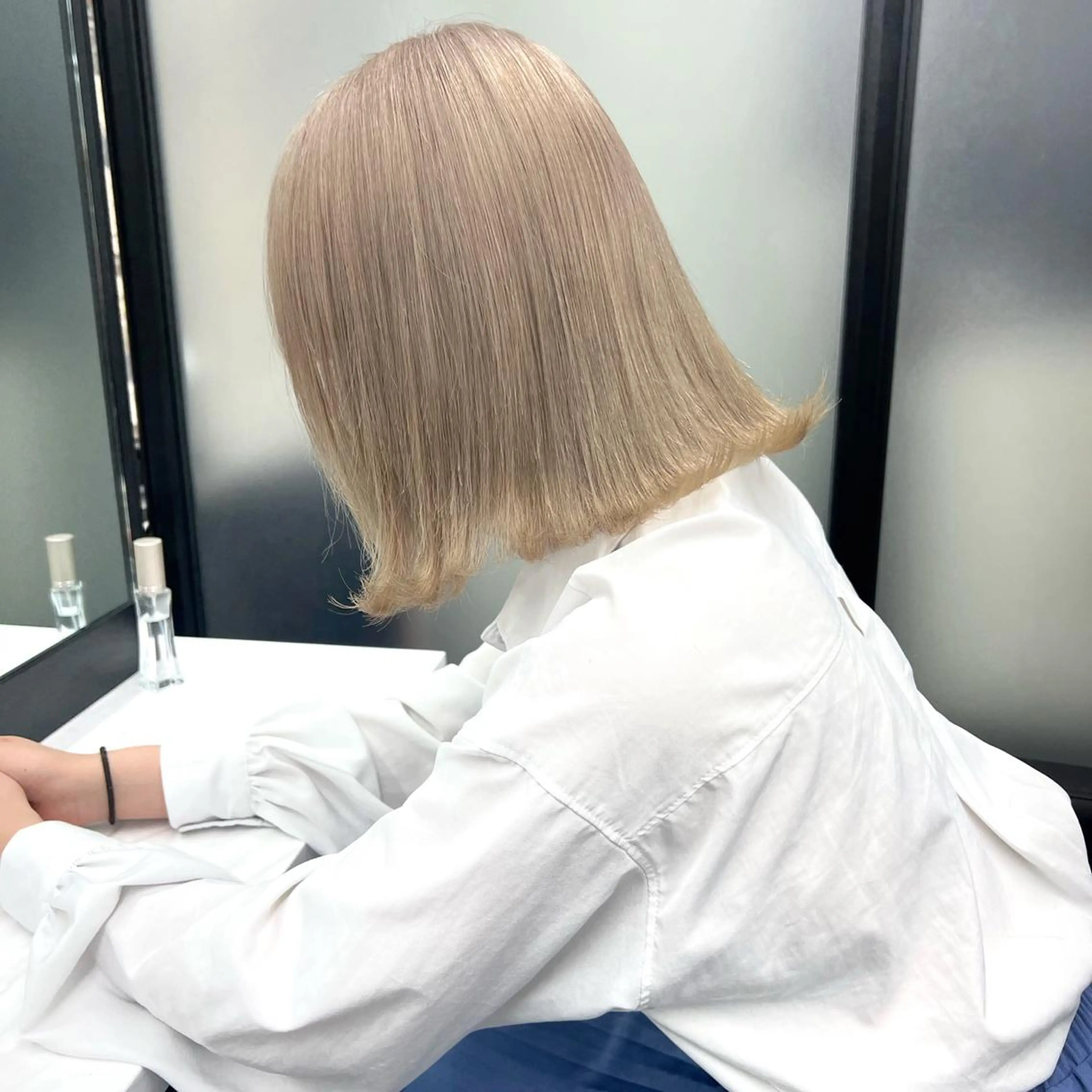 ミディアム カラー シールエクステ ハイトーンカラー エクステ ヘアカラー トリートメント シールエクステ特化 ハイトーン、NANAのヘアスタイル