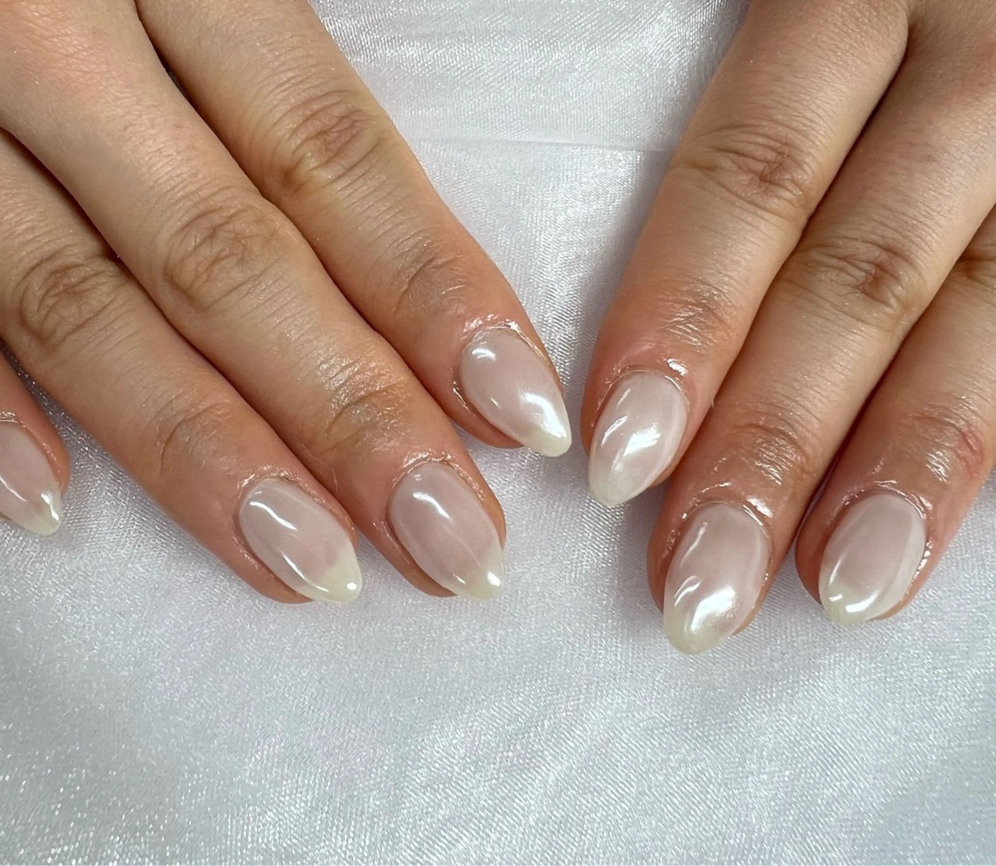ネイル ミラーネイル ホワイト ハンドネイル Keytos所属・小池 奈央のネイルデザイン