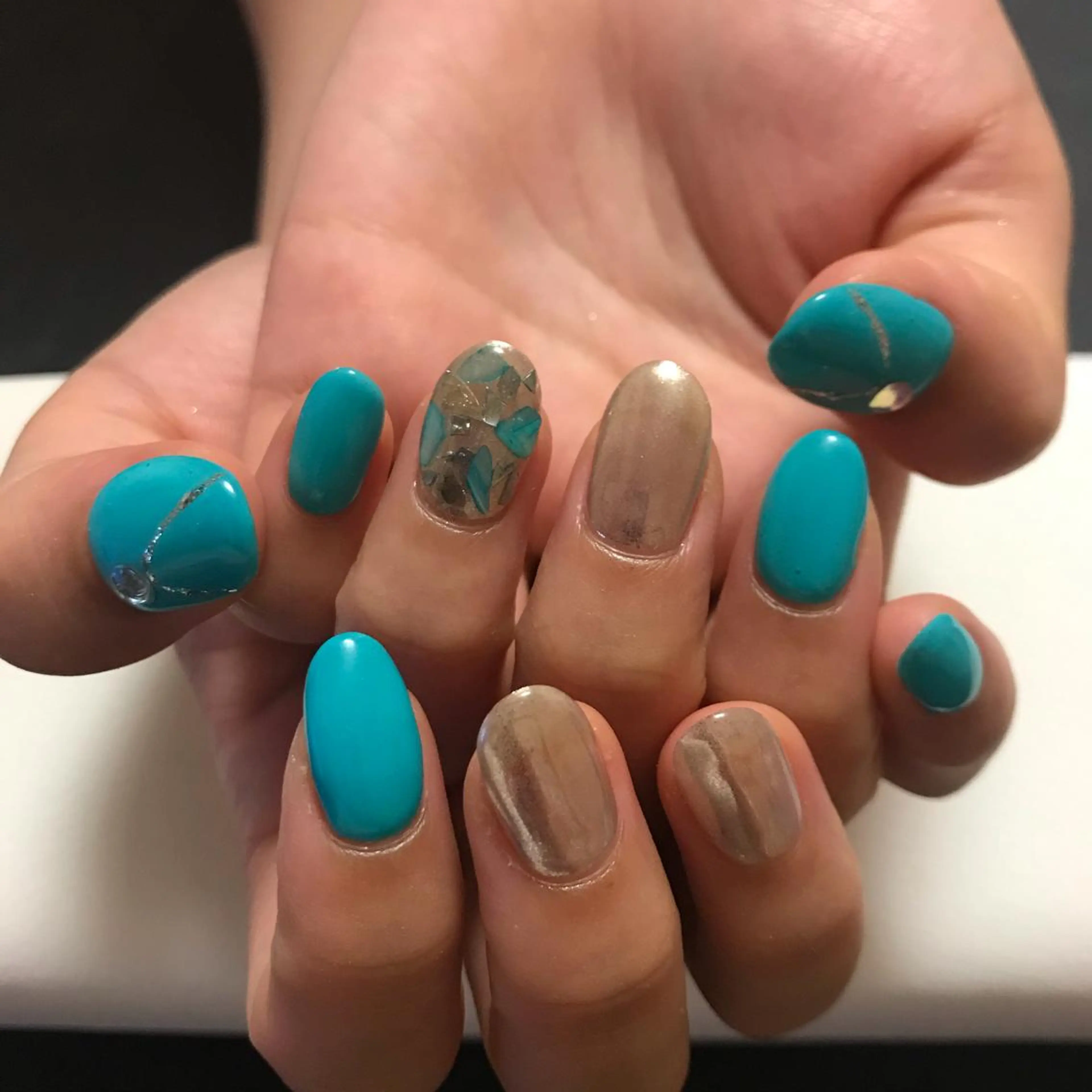 ネイル ECLAT エクラ所属・寺山 千鶴のネイルデザイン