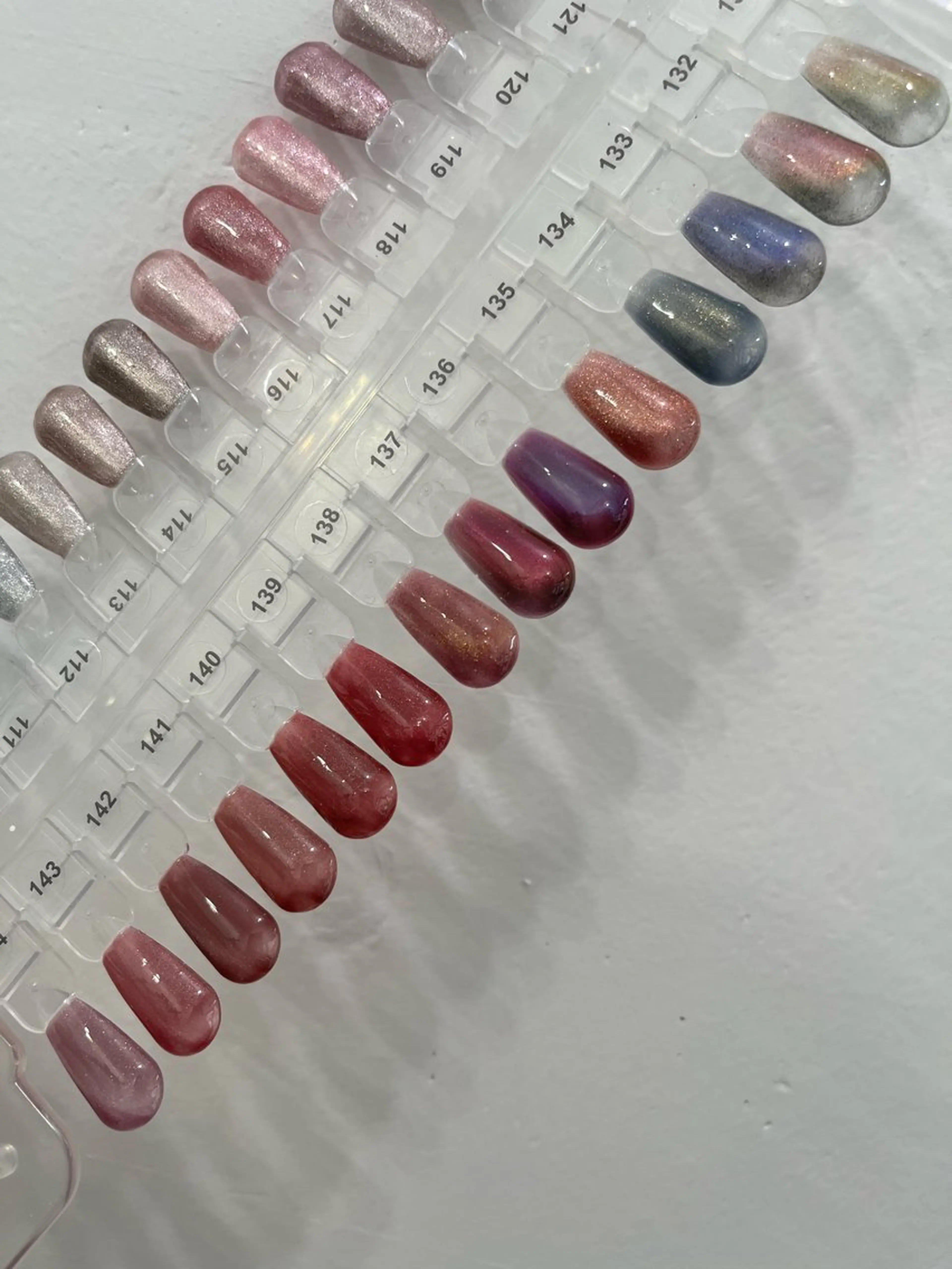 ネイル マグネットネイル ハンドネイル 鈴木 愛理のネイルデザイン