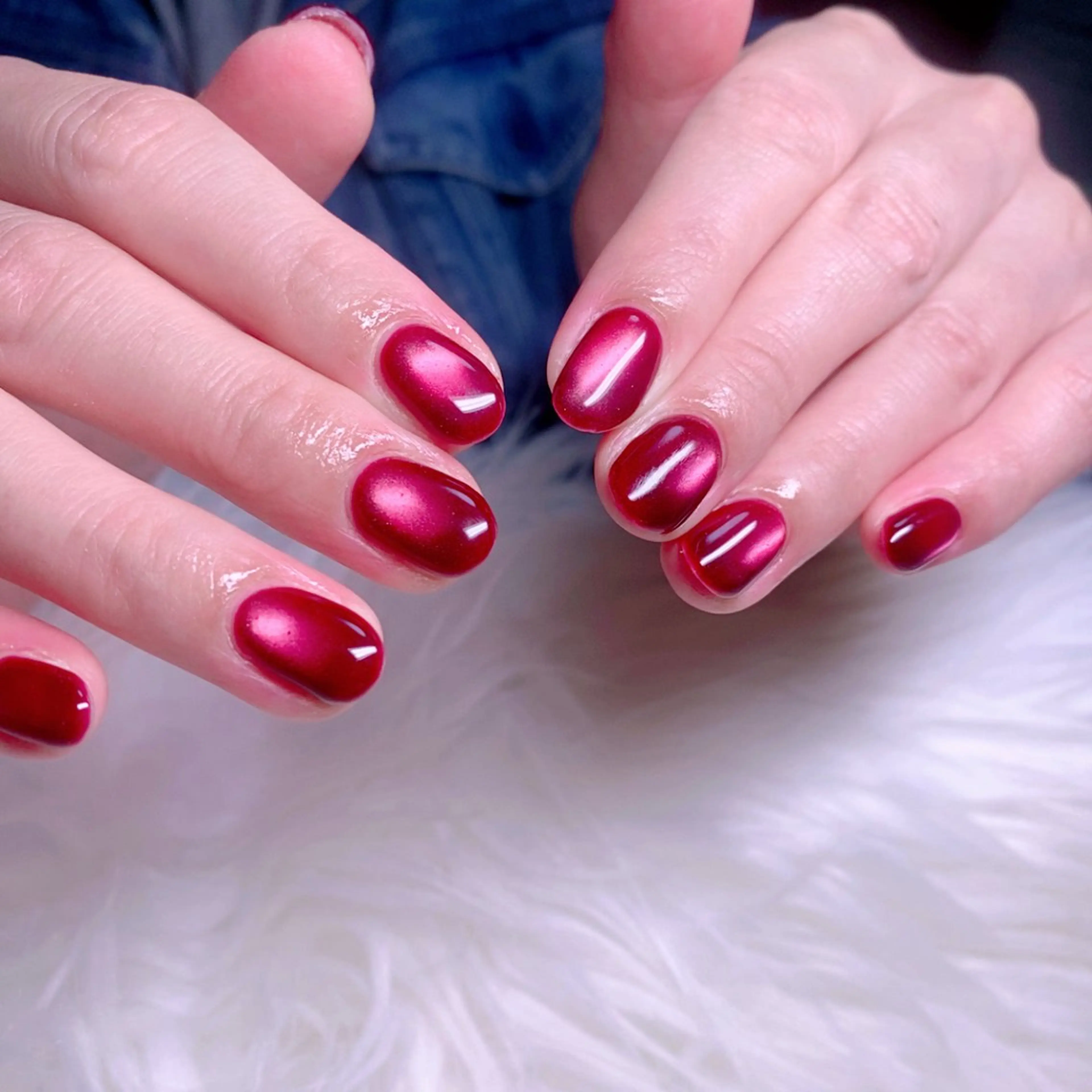 ネイル マグネットネイル 赤色 冬ネイル クリスマス Nail Yunaのネイルデザイン