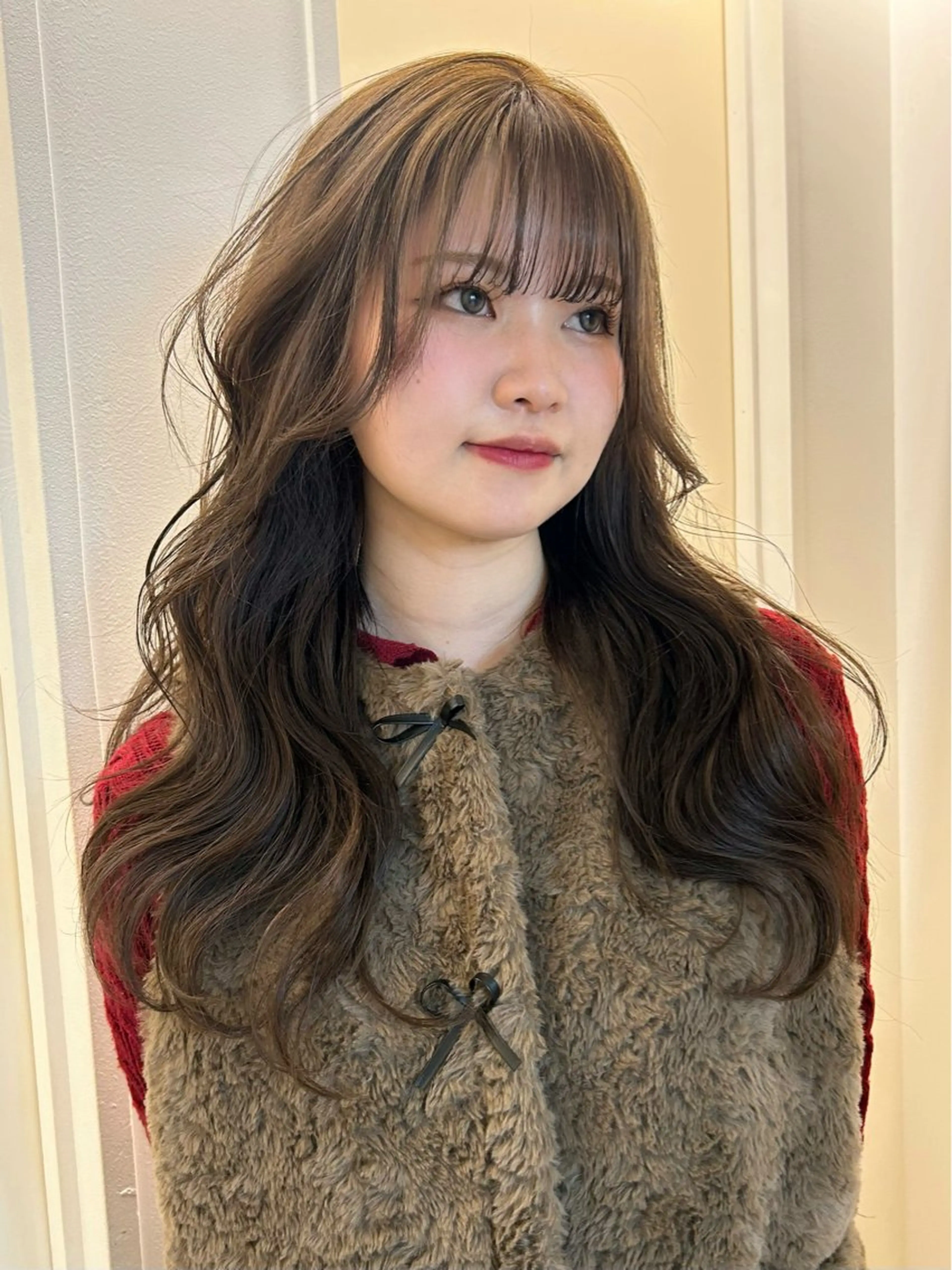 ロング カラー カット ヘアカラー 🌟暖色系ハイトーン 🌟AIのヘアスタイル