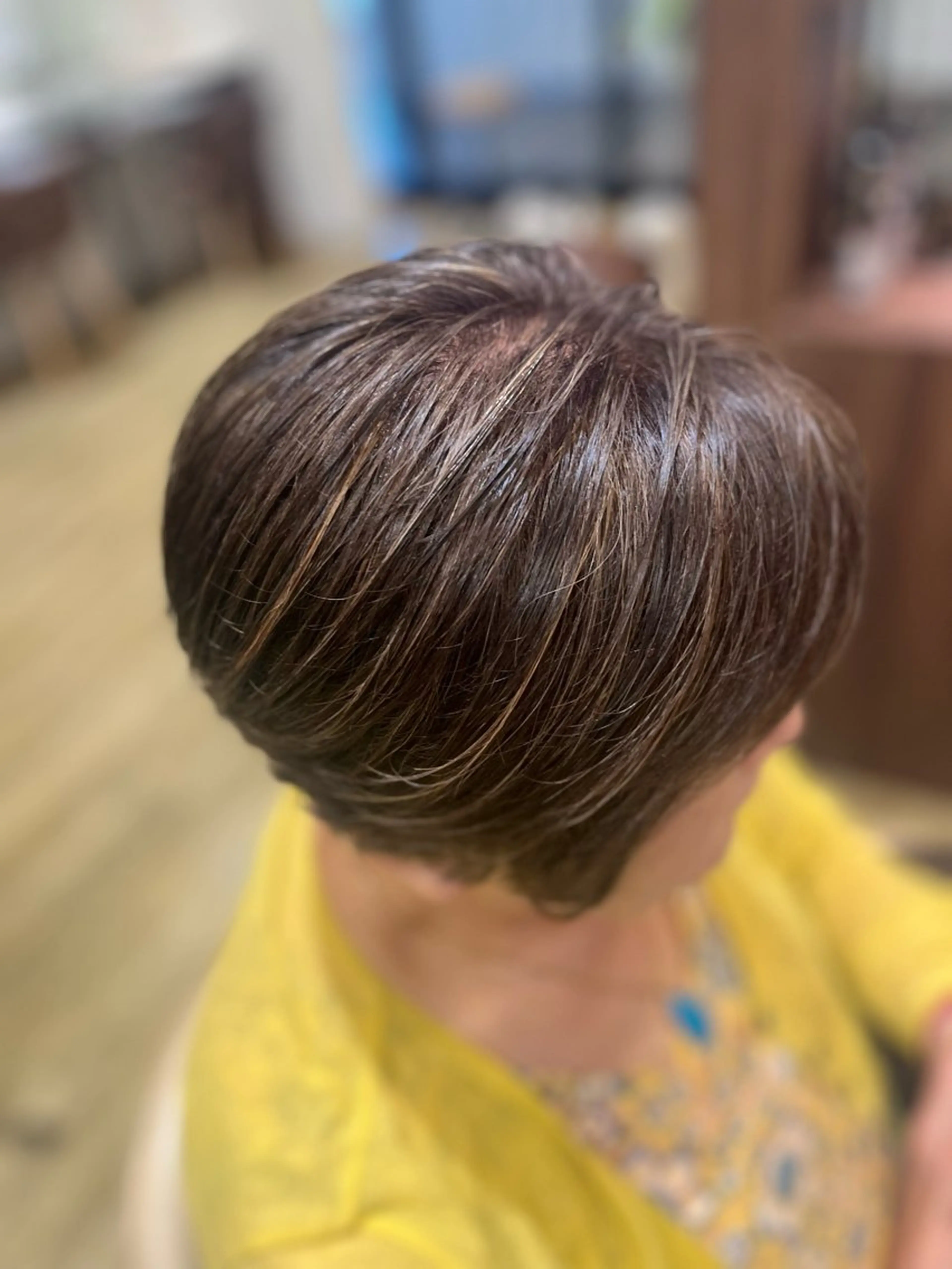 ショート カラー ハイライトカラー ハイライト カット ヘアカラー VISAGE unir所属・新浦安 / 駅近 ヘッドスパ/ 岩橋のヘアスタイル