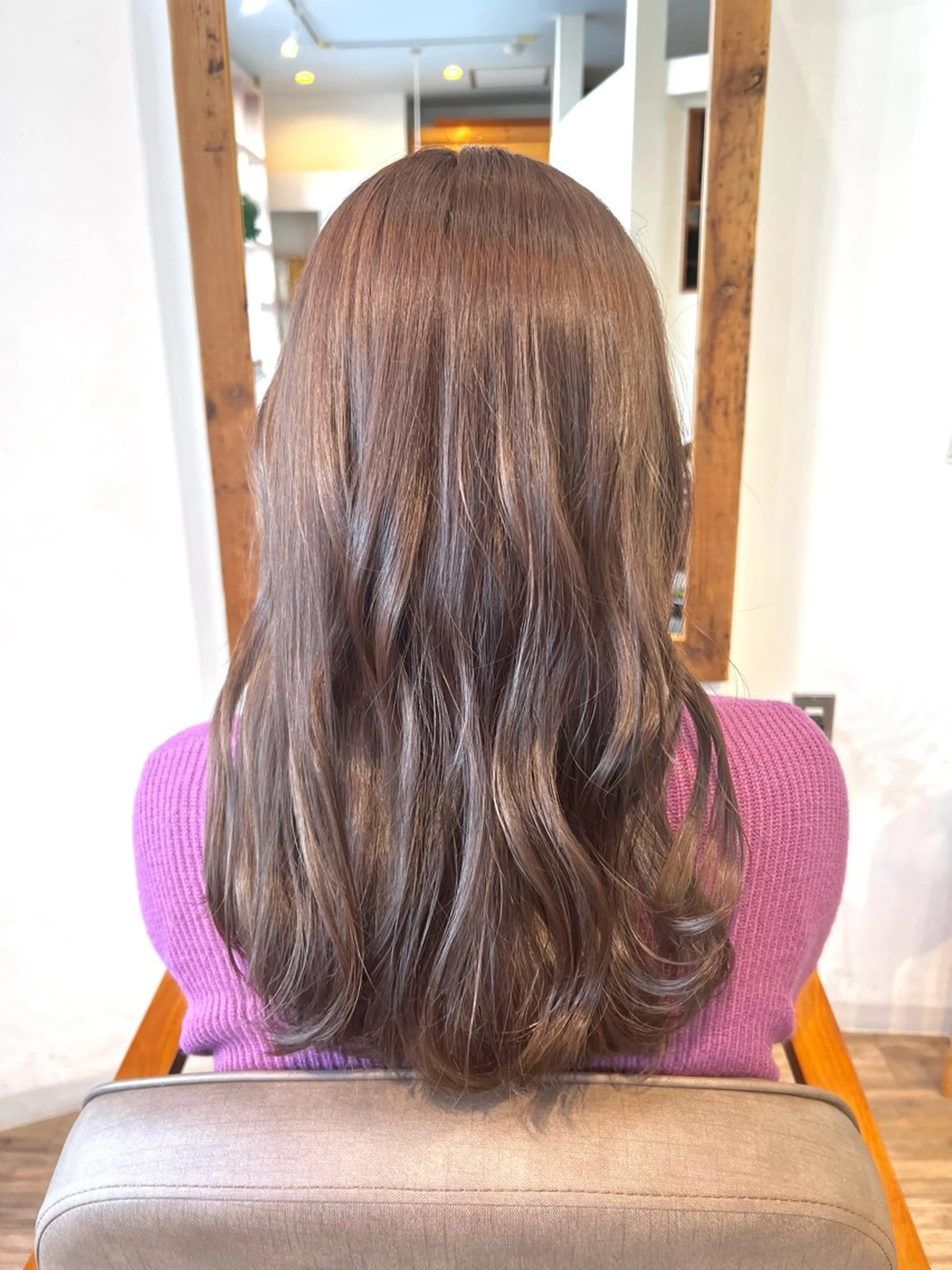 ロング カラー 透明感カラー グレージュ イルミナカラー ピンクカラー 佐藤 茉実のヘアスタイル