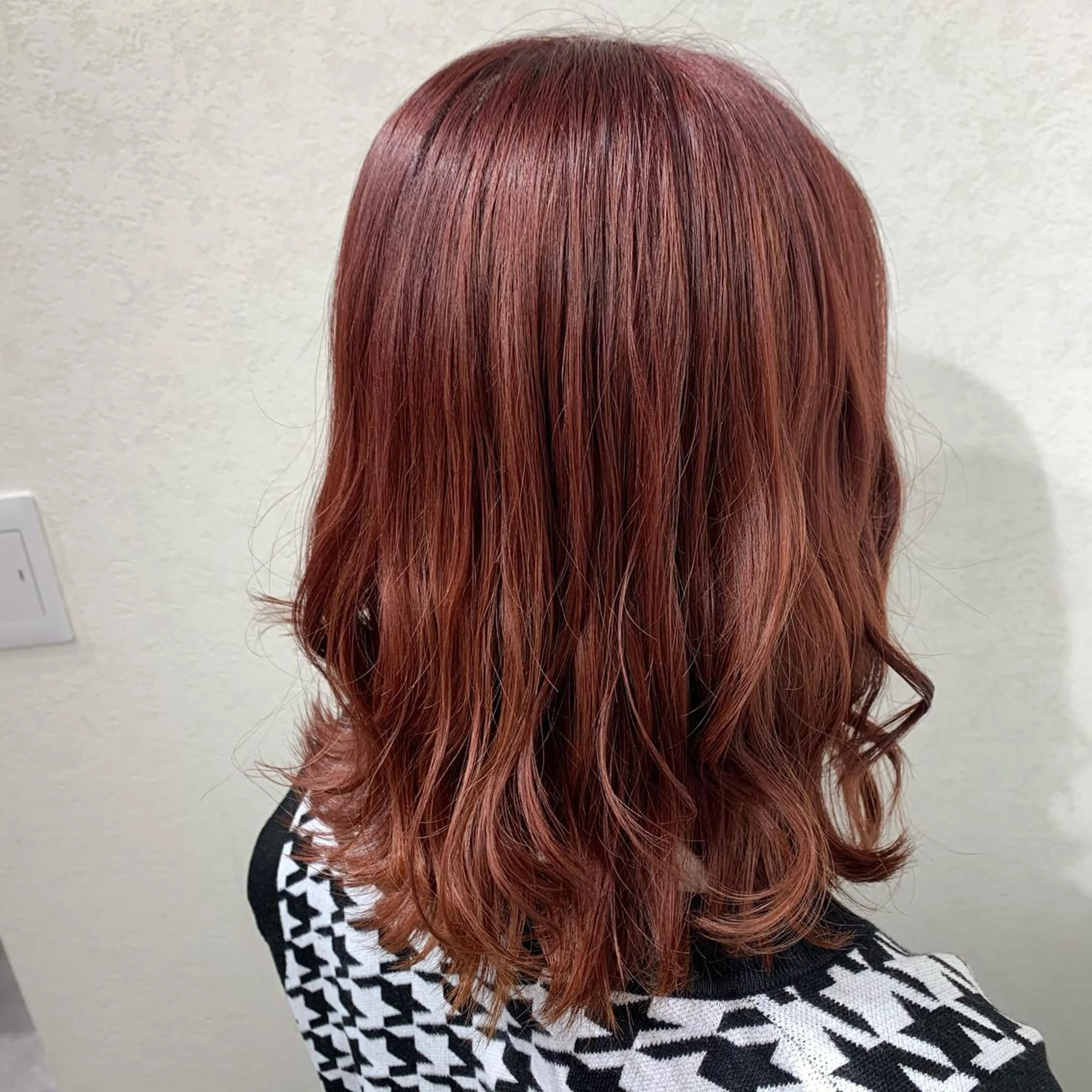 ミディアム カラー 宮下 志織のヘアスタイル