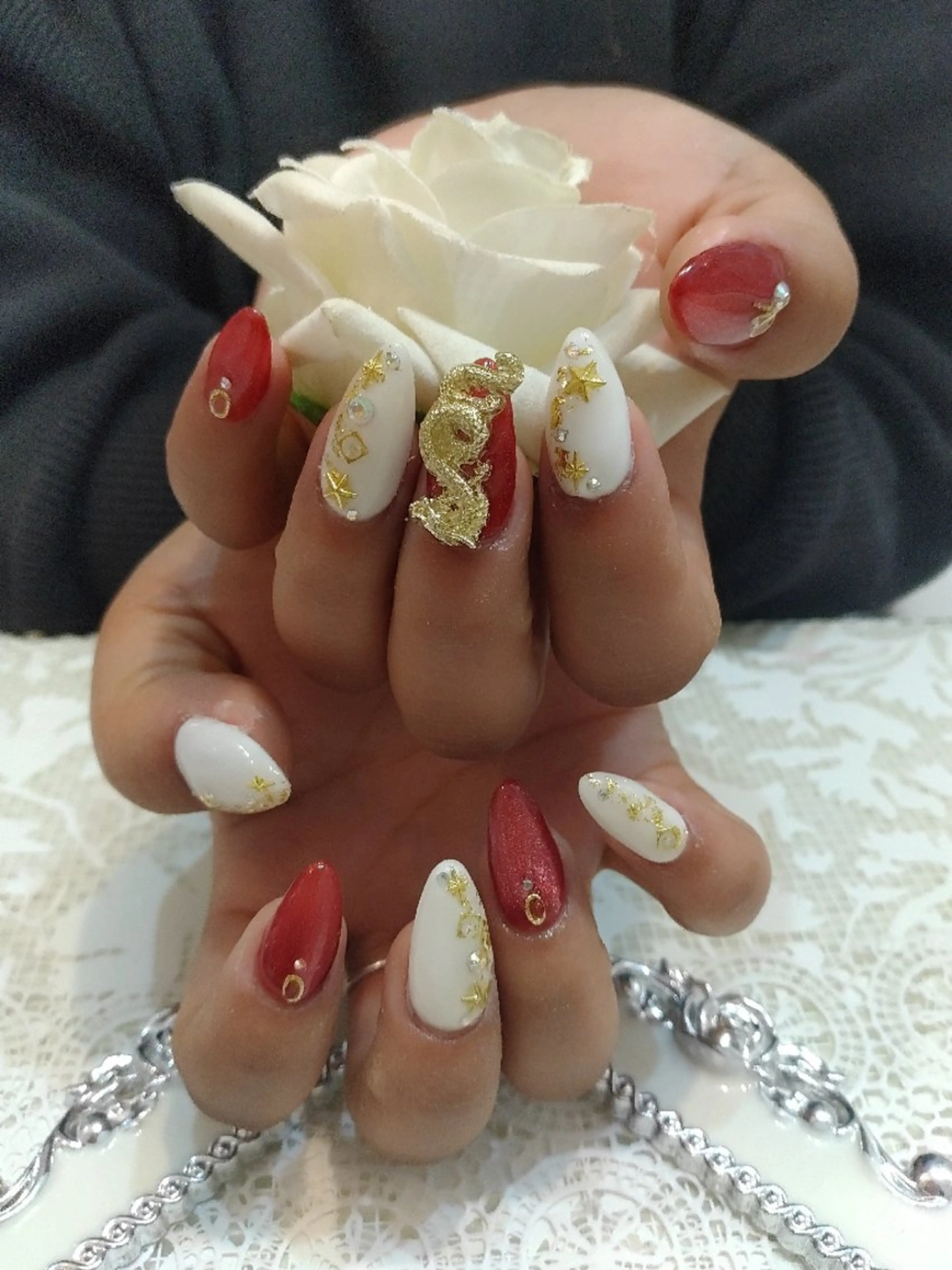 ネイル エステとネイル ローズコンフォートのネイルデザイン