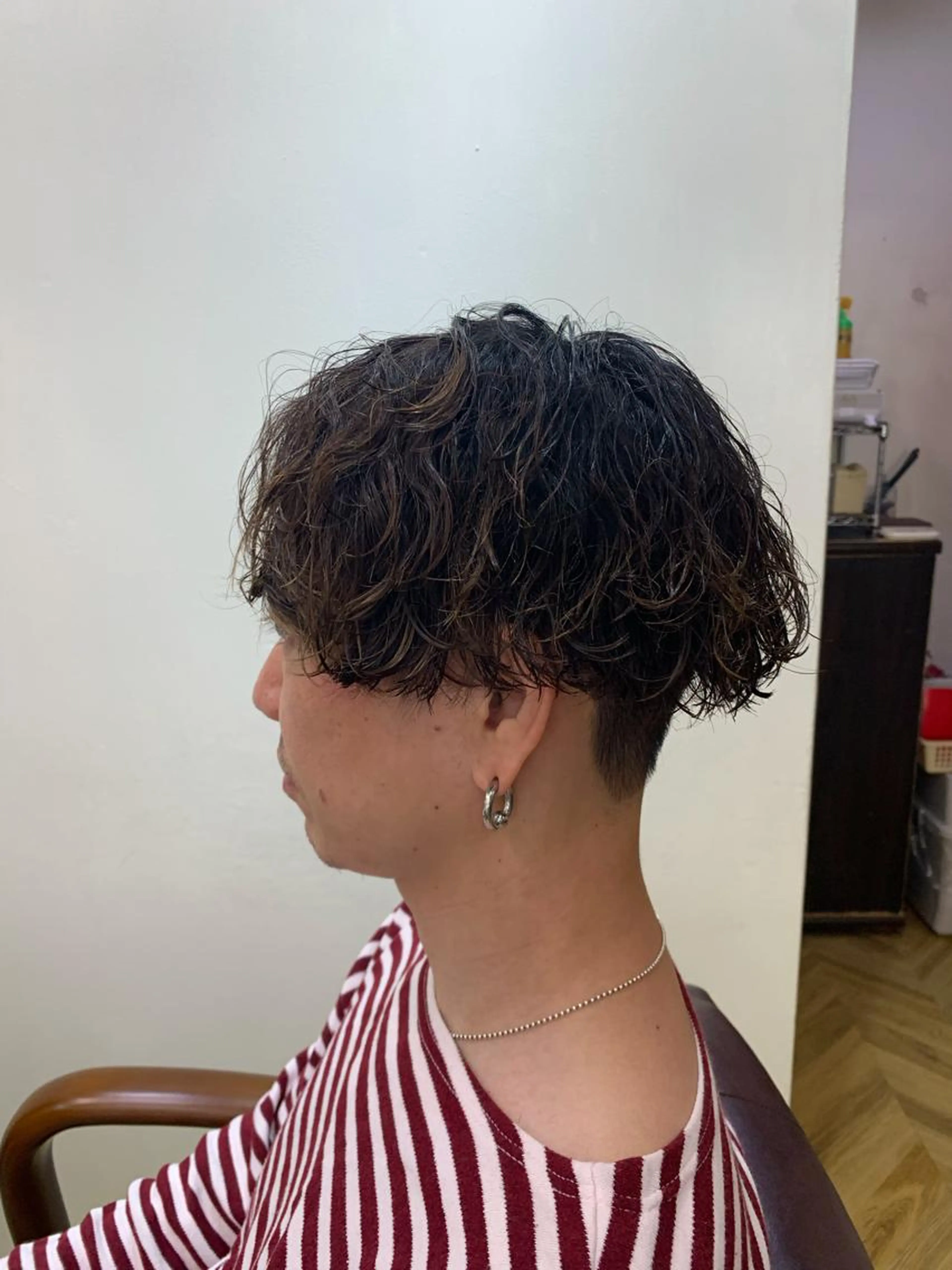 波巻きスパイラルパーマ(男性のみ)+カットの写真