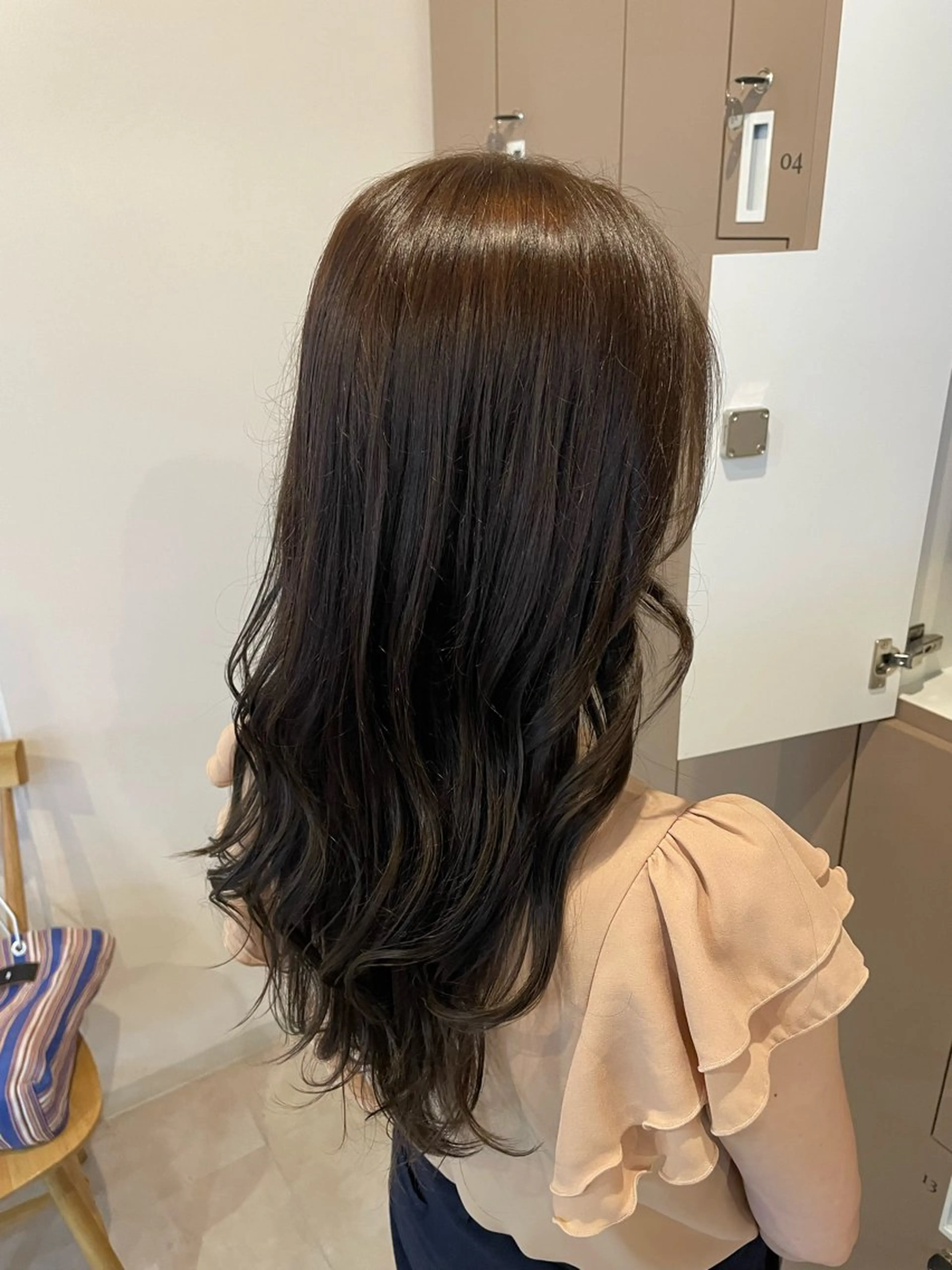 ロング アッシュ 松下 美織のヘアスタイル