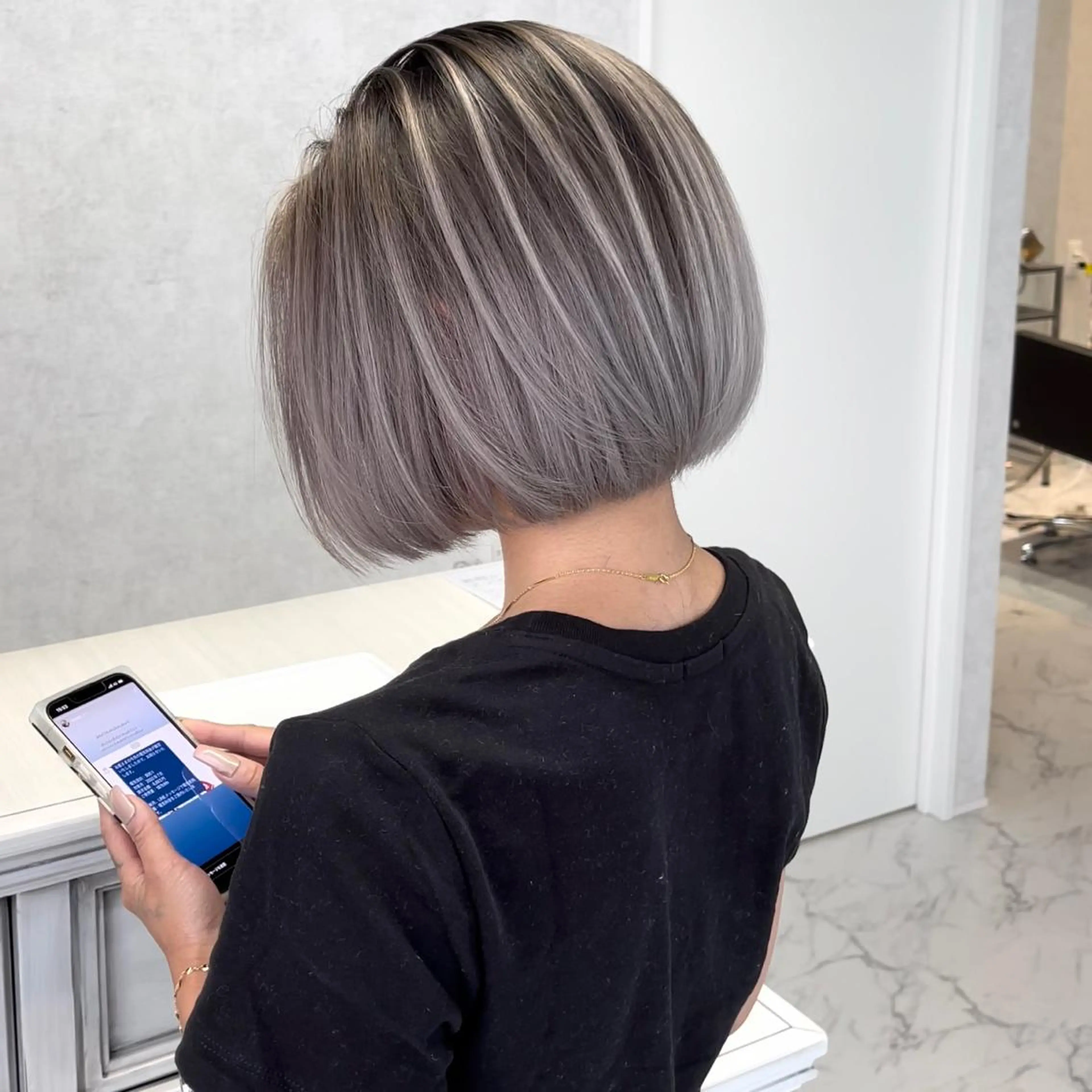 ショート カラー ヘアアレンジ バレイヤージュ デザインカラー ハイライトカラー 外国人風カラー ハイライト カット ヘアカラー トリートメント アンドウ ユウ/ レイヤーカット/韓国のヘアスタイル