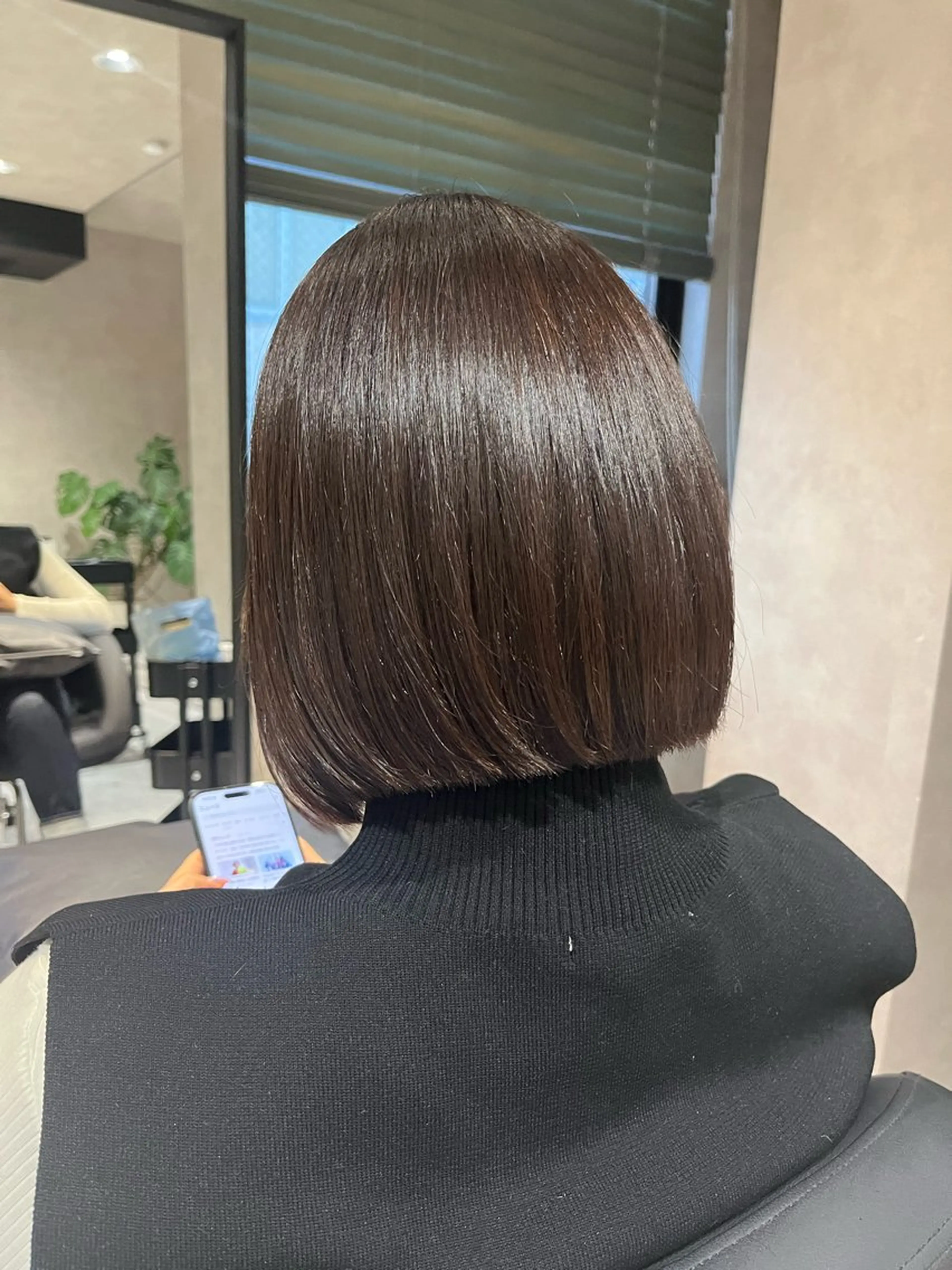 ショート カラー 切りっぱなしボブ ボブ room肥後橋所属・room ヨネヤマのヘアスタイル