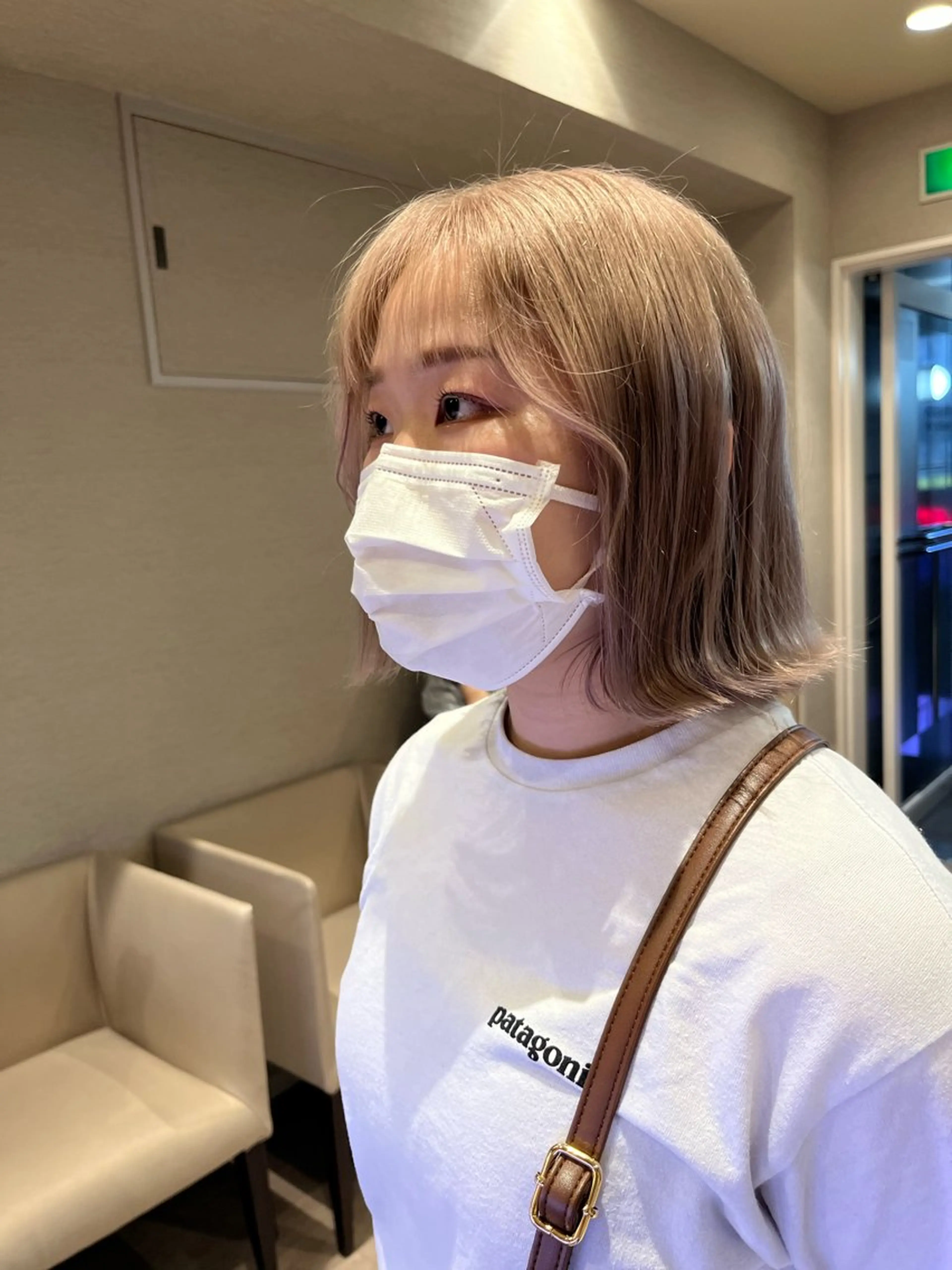 ミディアム カラー ベージュカラー ホワイトベージュ dogstar小林諒 レイヤー/パーマのヘアスタイル