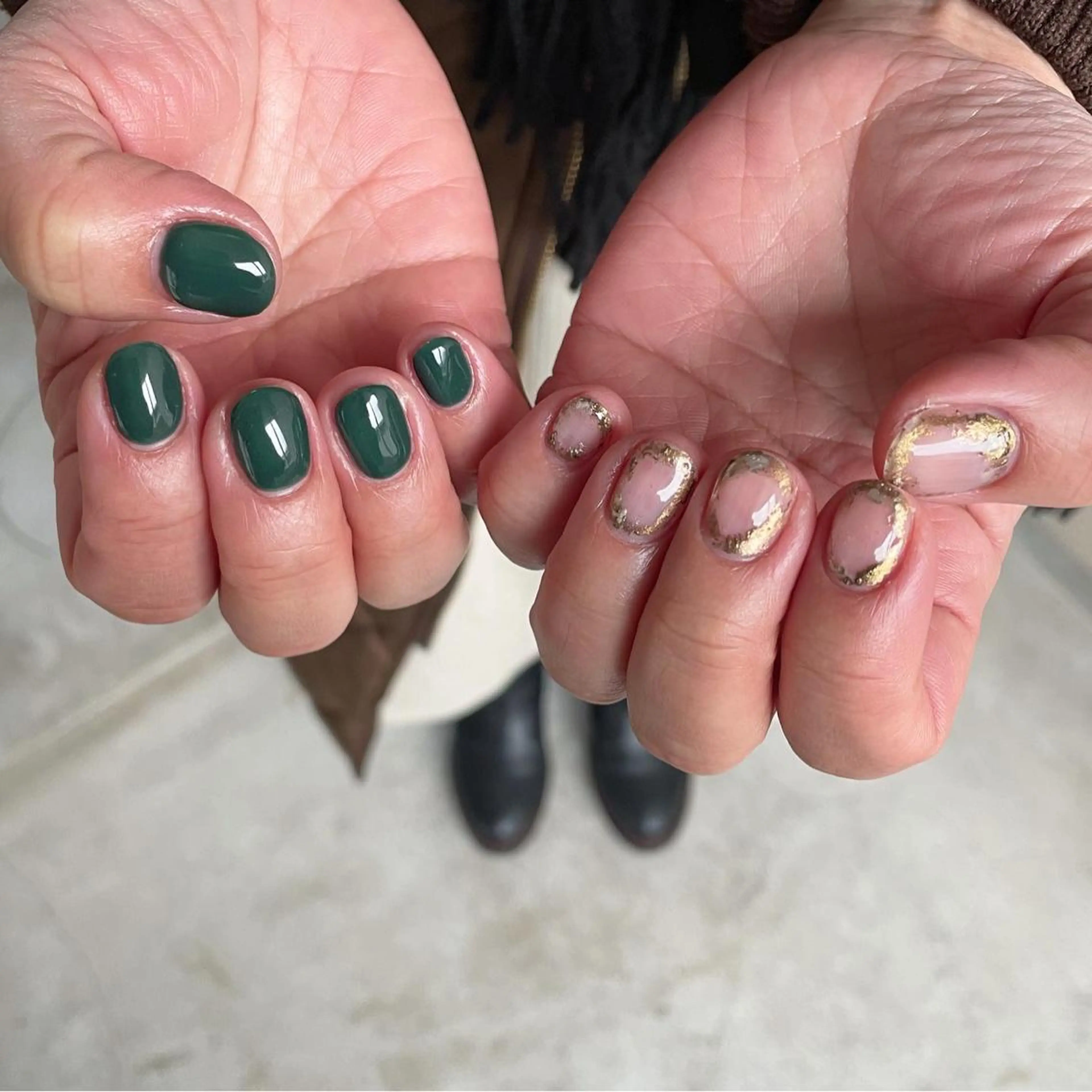 ネイル カジュアル ゴールド グリーン ニュアンスネイル ハンドネイル ハンドケア lyly.nail所属・lylynail YUUKAのネイルデザイン