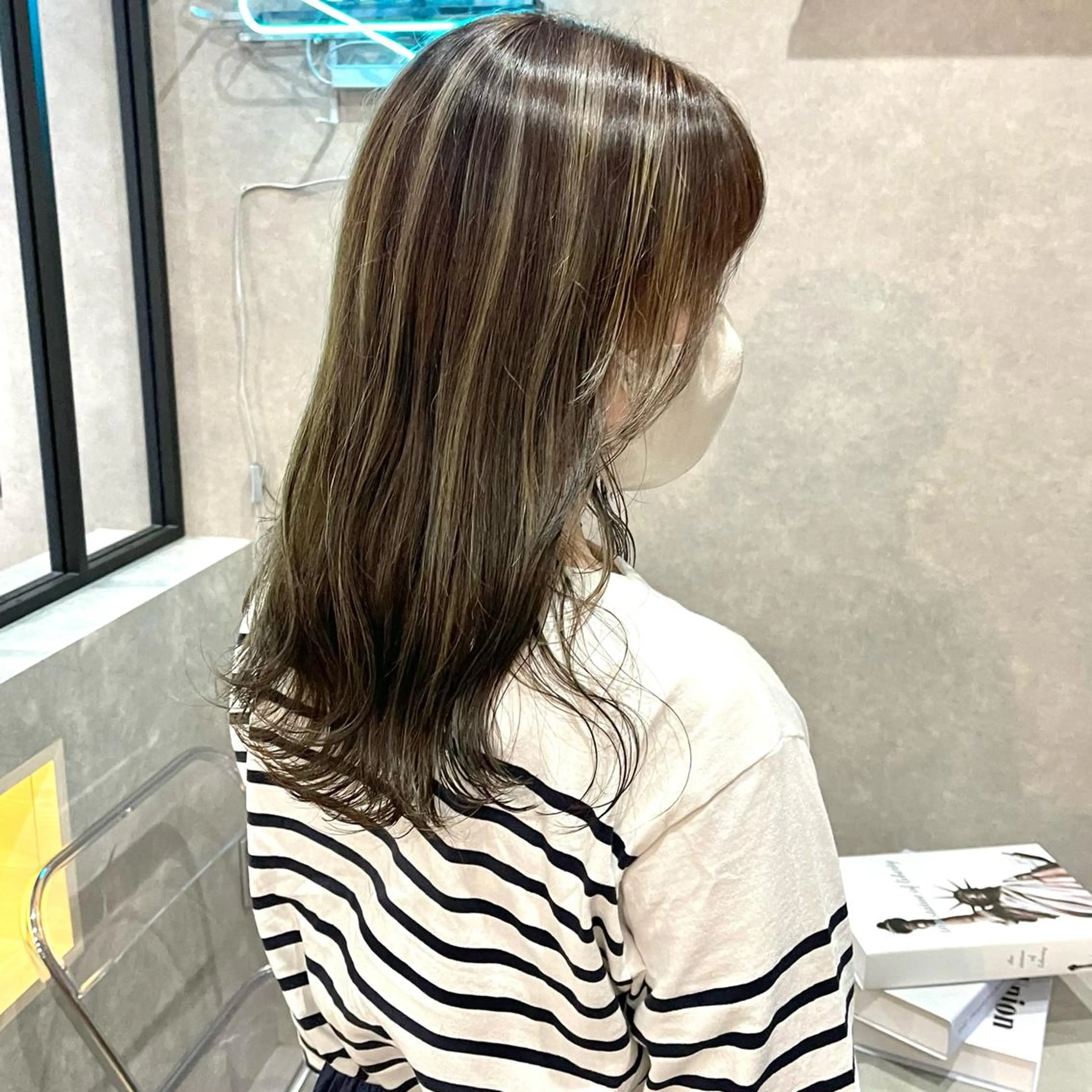 セミロング カラー カット ヘアカラー トリートメント mood tatemachiのヘアスタイル