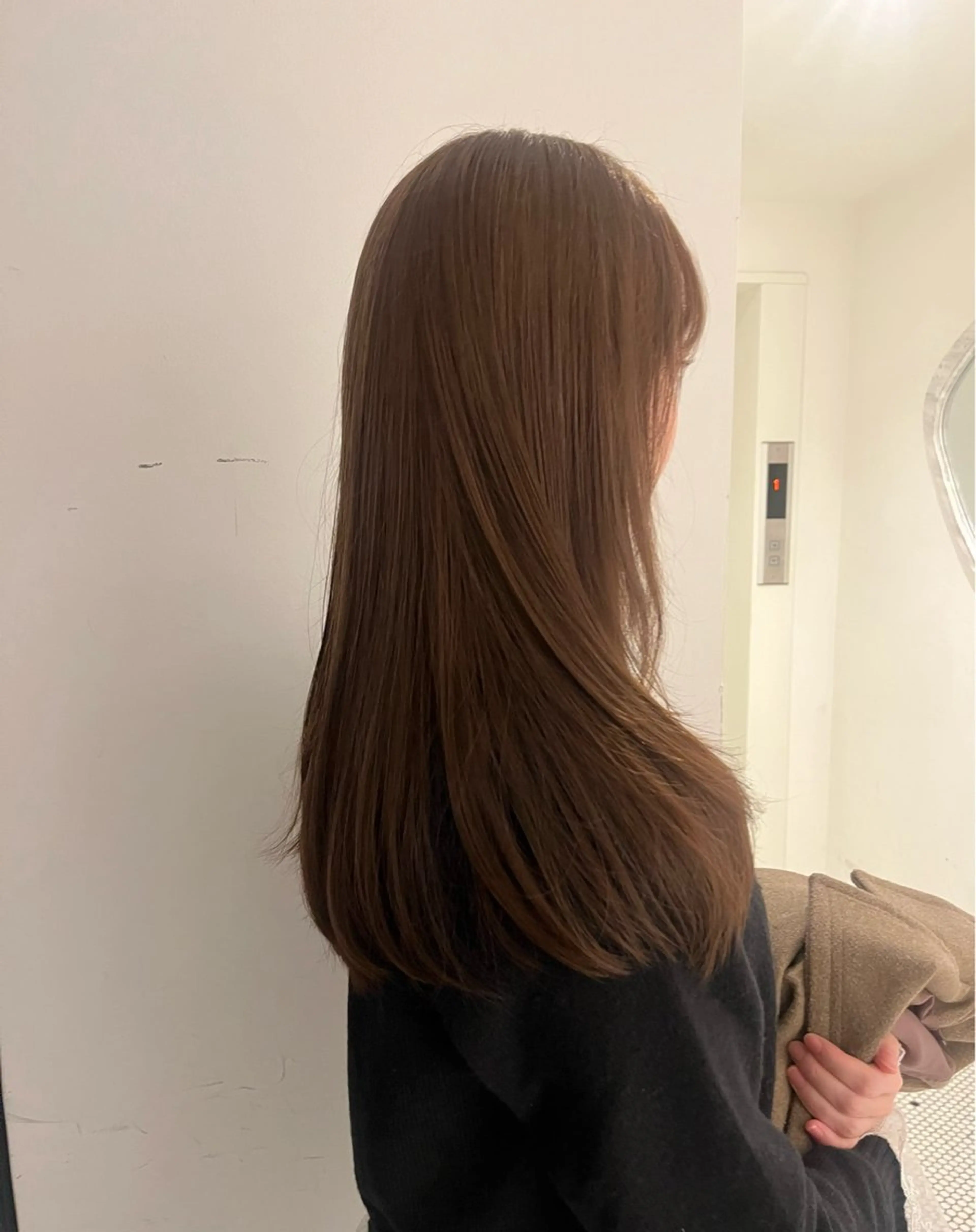 セミロング ヘアカラー あやか/ベージュ /透け感カラーのヘアスタイル