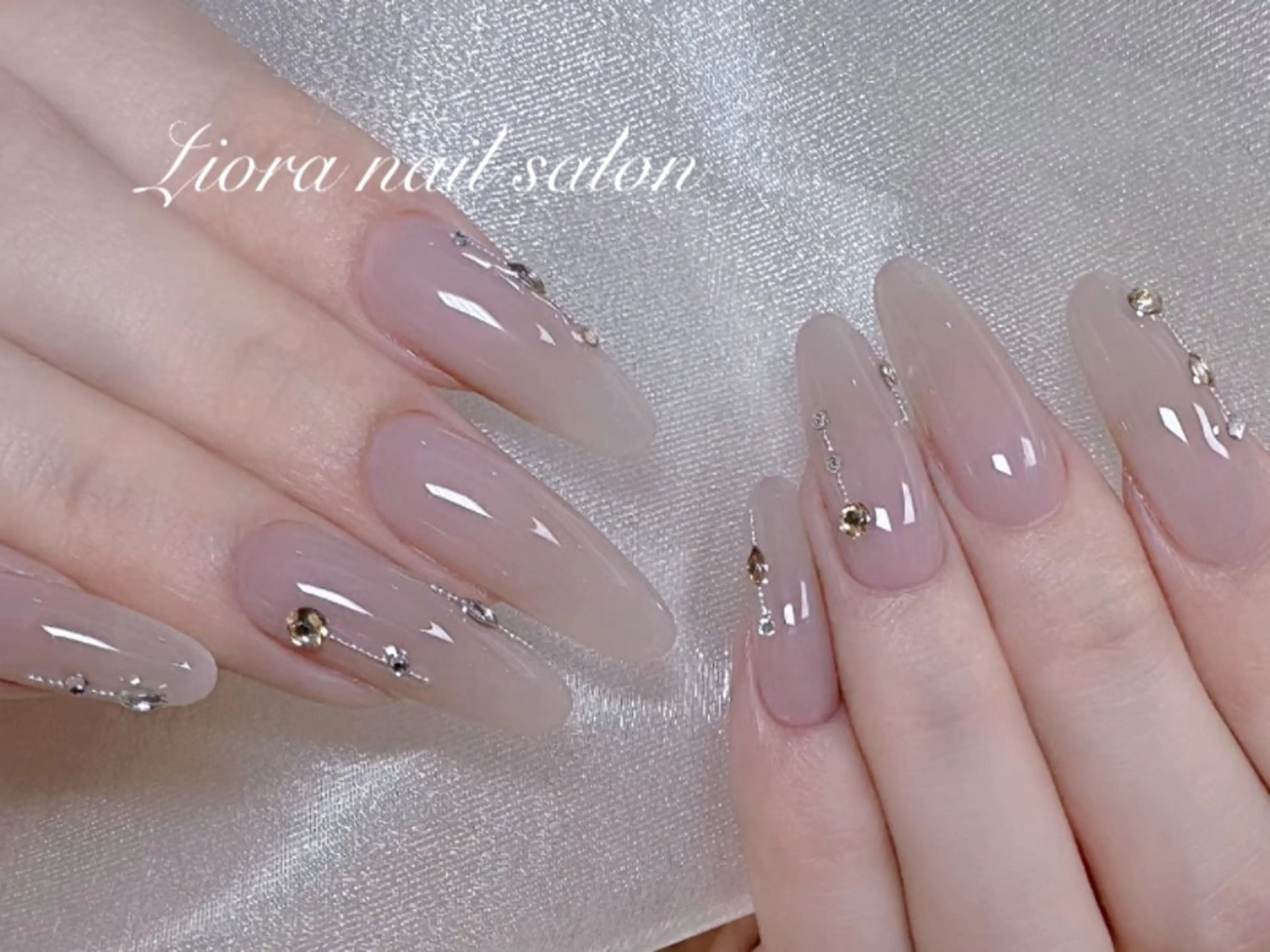 ネイル フレンチネイル ジェルネイル ガーリー グラデーション キラキラネイル ハンドネイル Liora nail 1のネイルデザイン