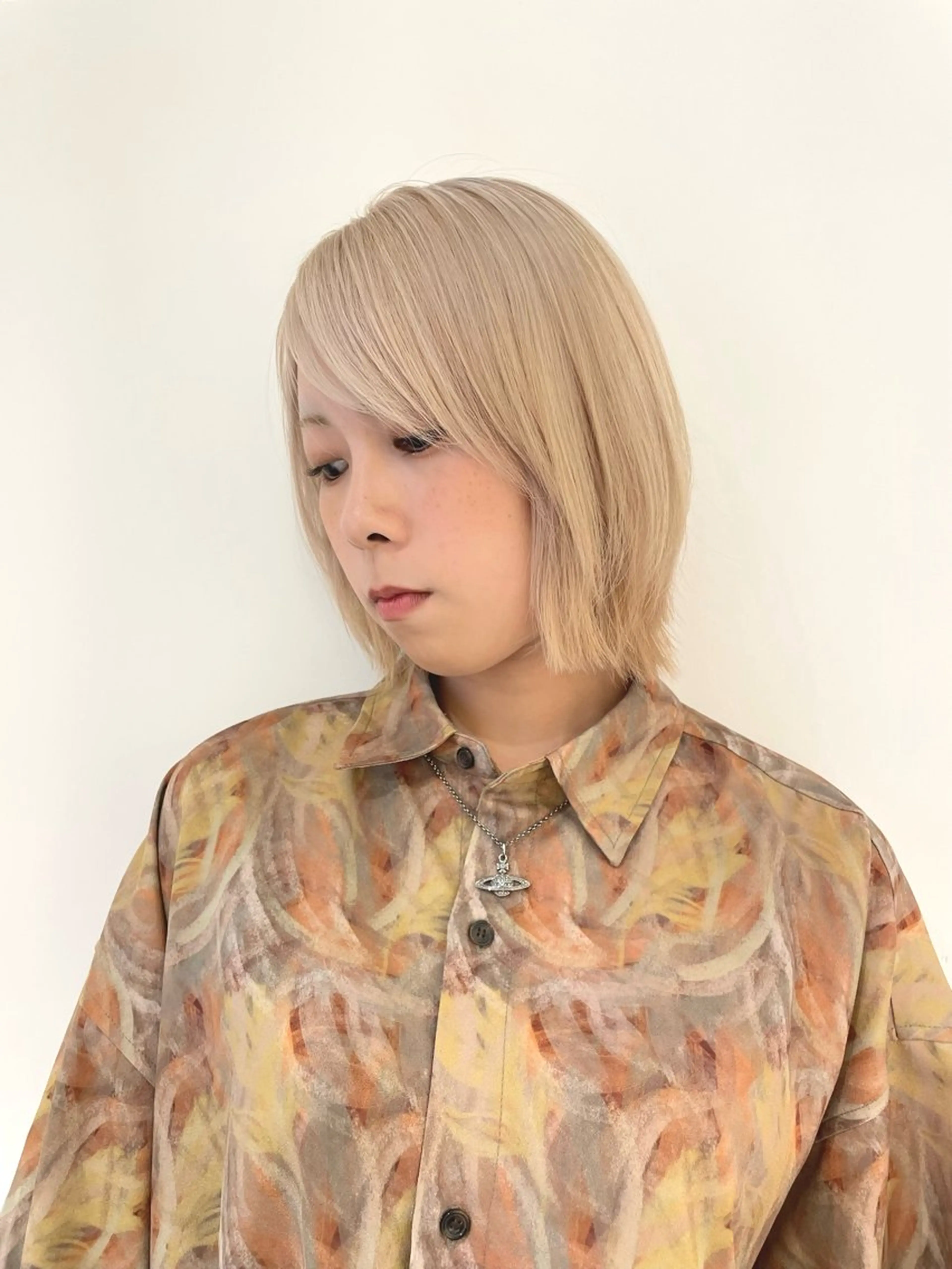 【メンテナンスカット付】ダブルカラー+髪質別トリートメント（鎖骨下ロング料金+1000円）（2回ブリーチ+3000円）の写真