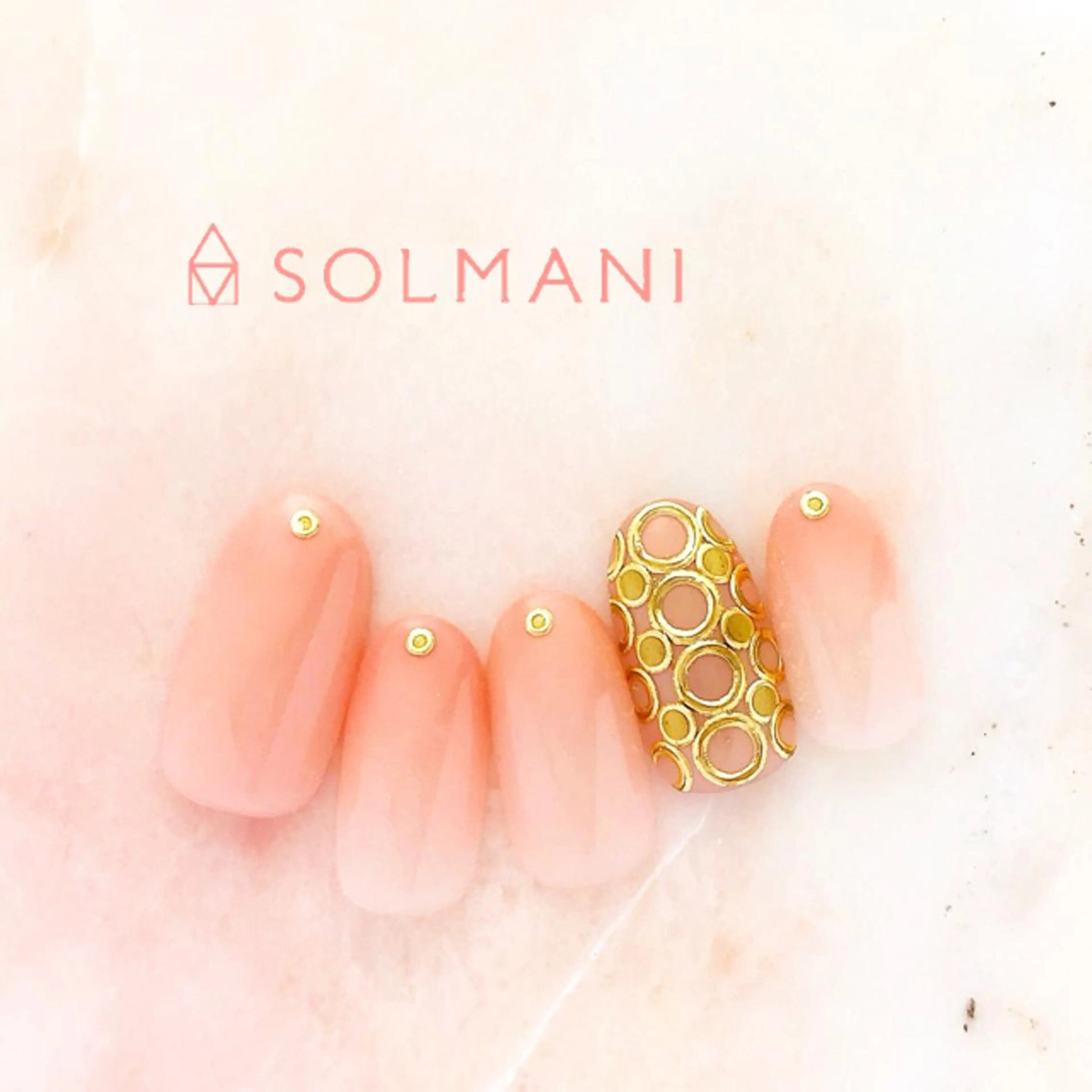 ネイル SOLMANI 予約担当のネイルデザイン