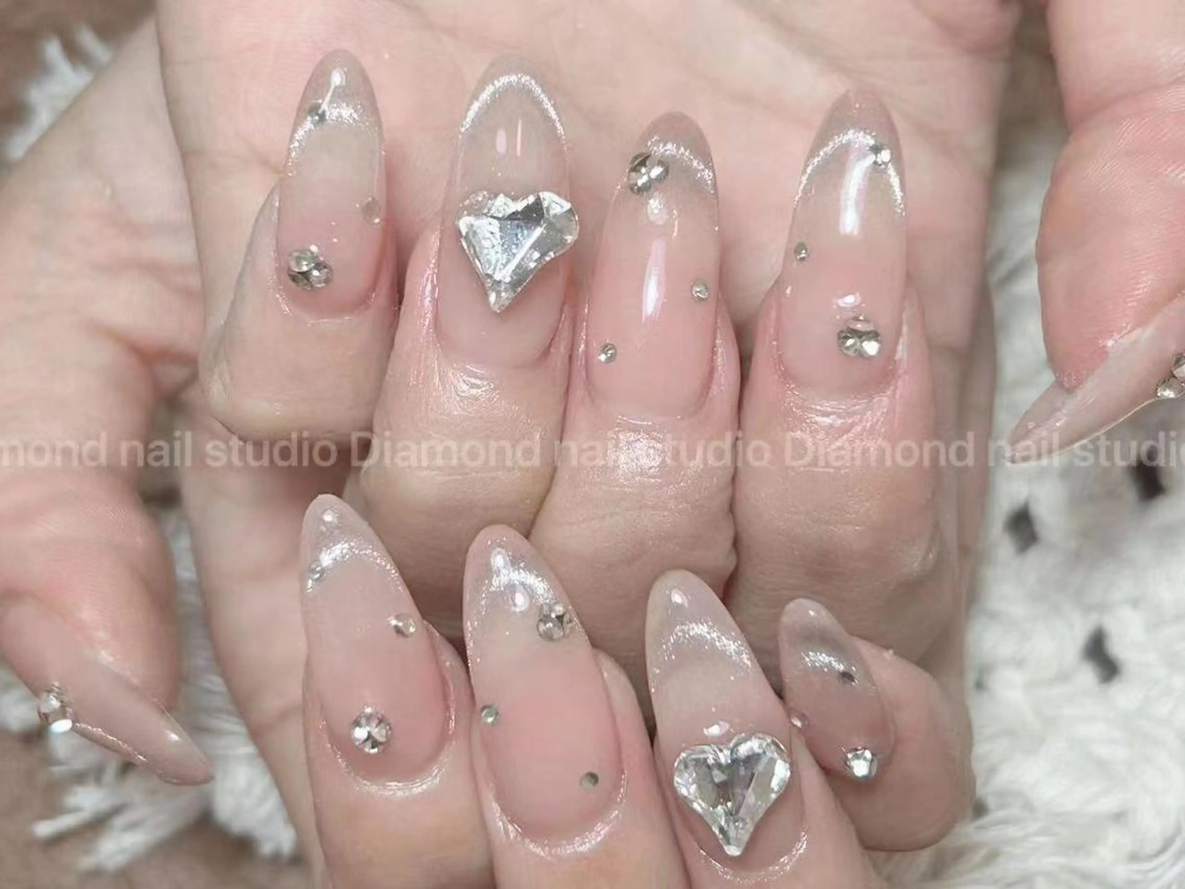 ミディアム ハンドネイル ハンドケア Diamond 🚢のネイルデザイン