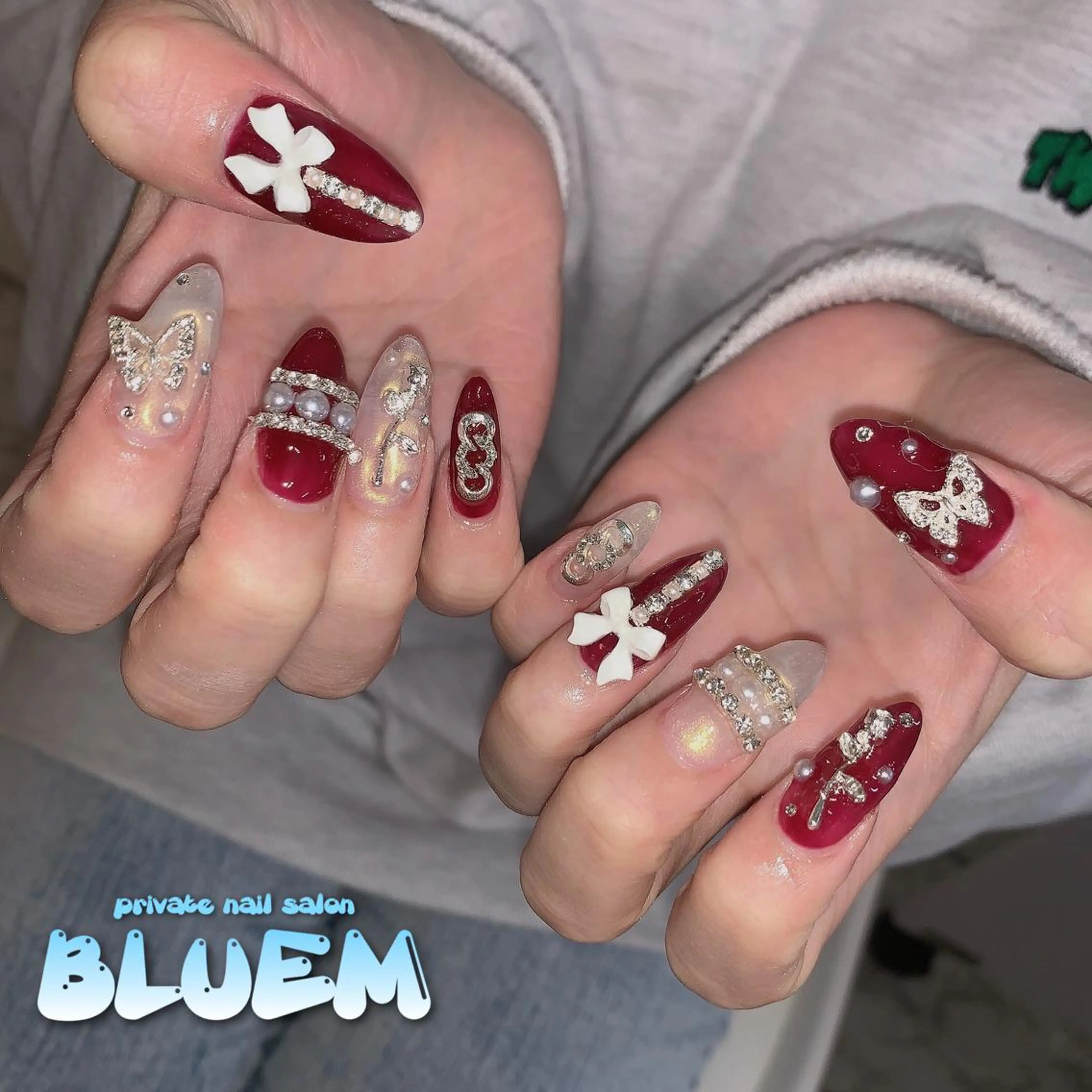 ネイル BLUEM なな🐶のネイルデザイン