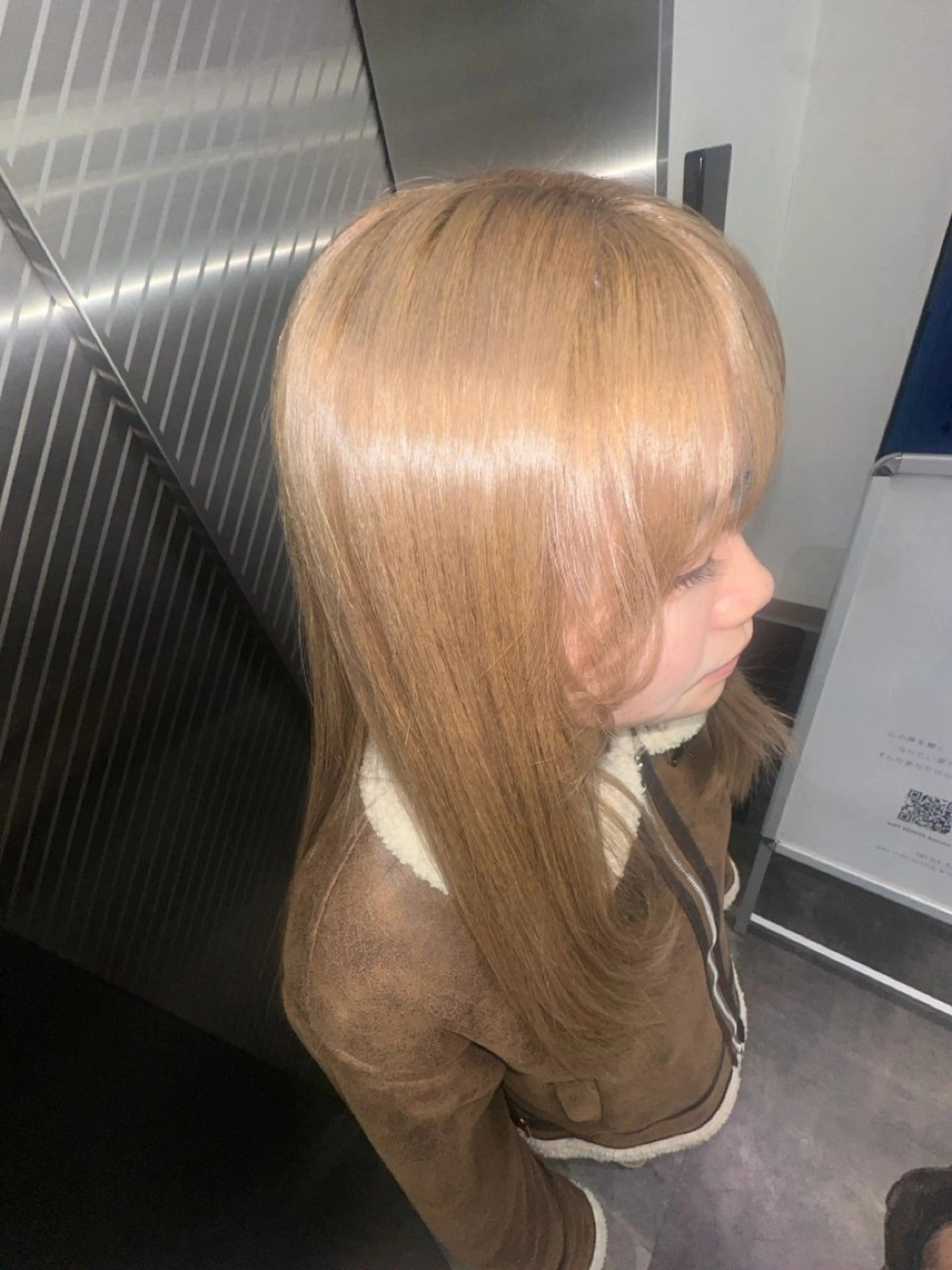 ロング ヘアカラー ひな 艶カラーのヘアスタイル