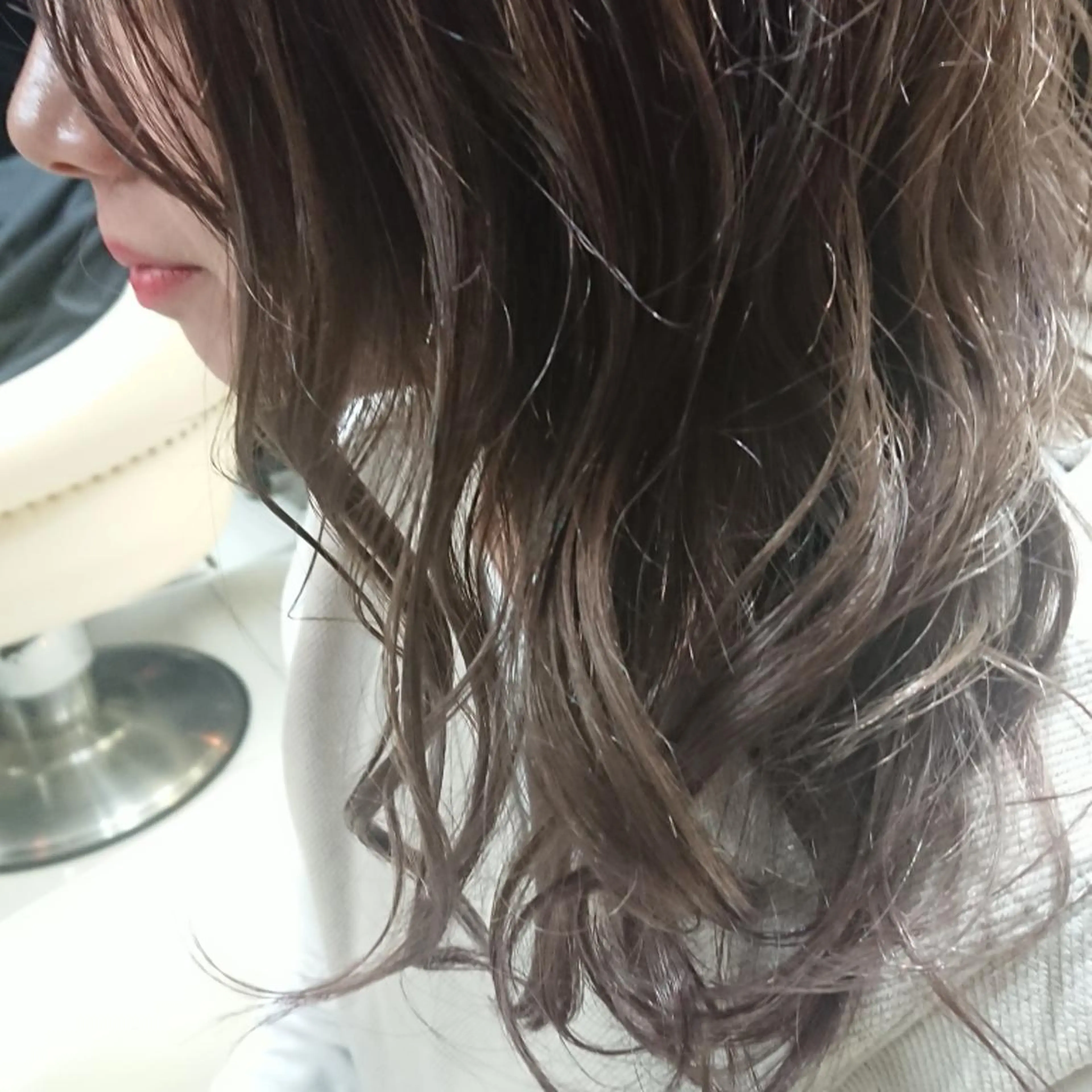 セミロング カラー ベージュカラー ミルクティーベージュ 田邉 俊和のヘアスタイル