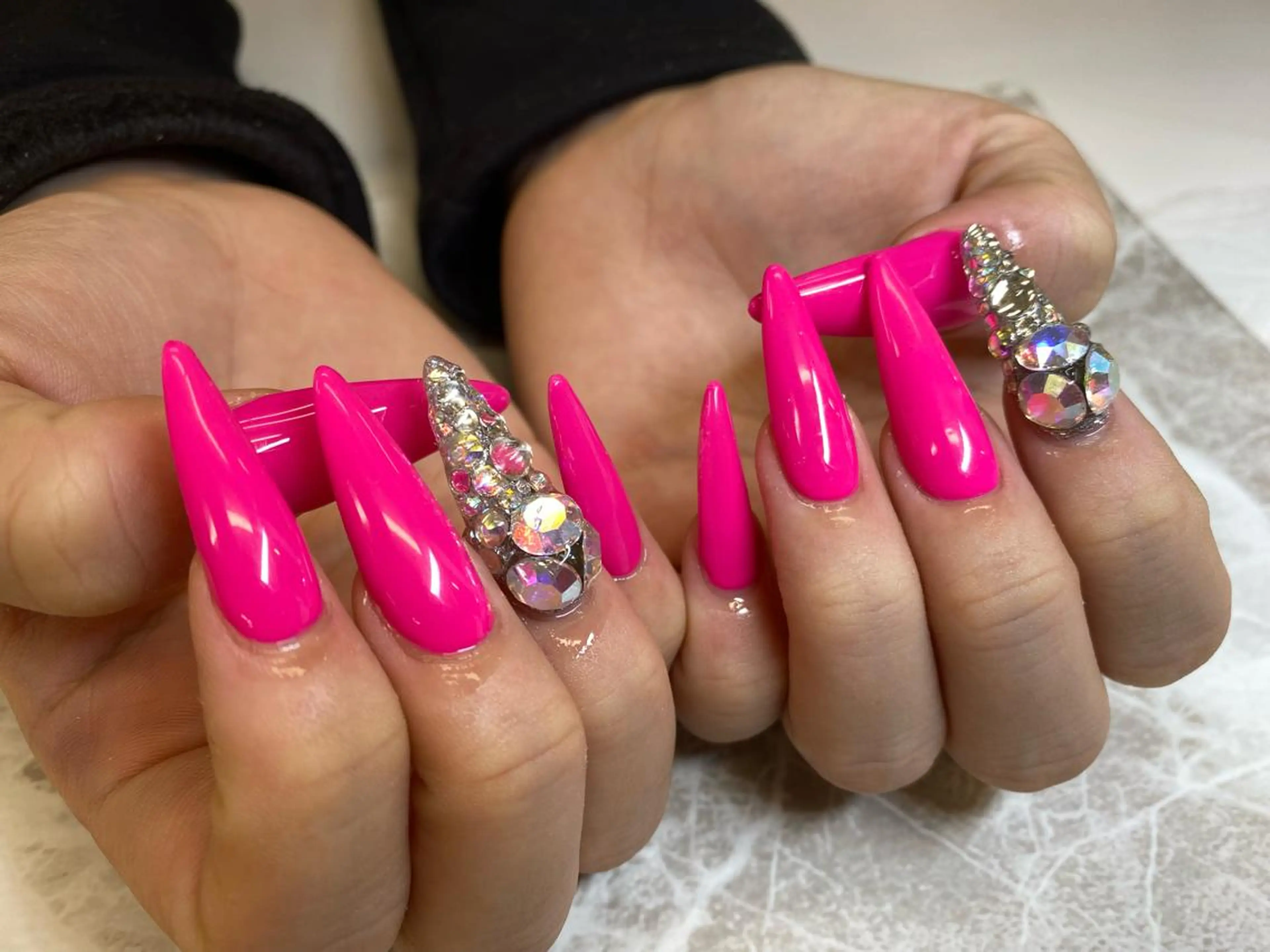 ロング ネイル ロング 長さ出し フットネイル フレンチネイル ジェルネイル ハンドネイル salon  Lilou所属・salon Lilouのネイルデザイン