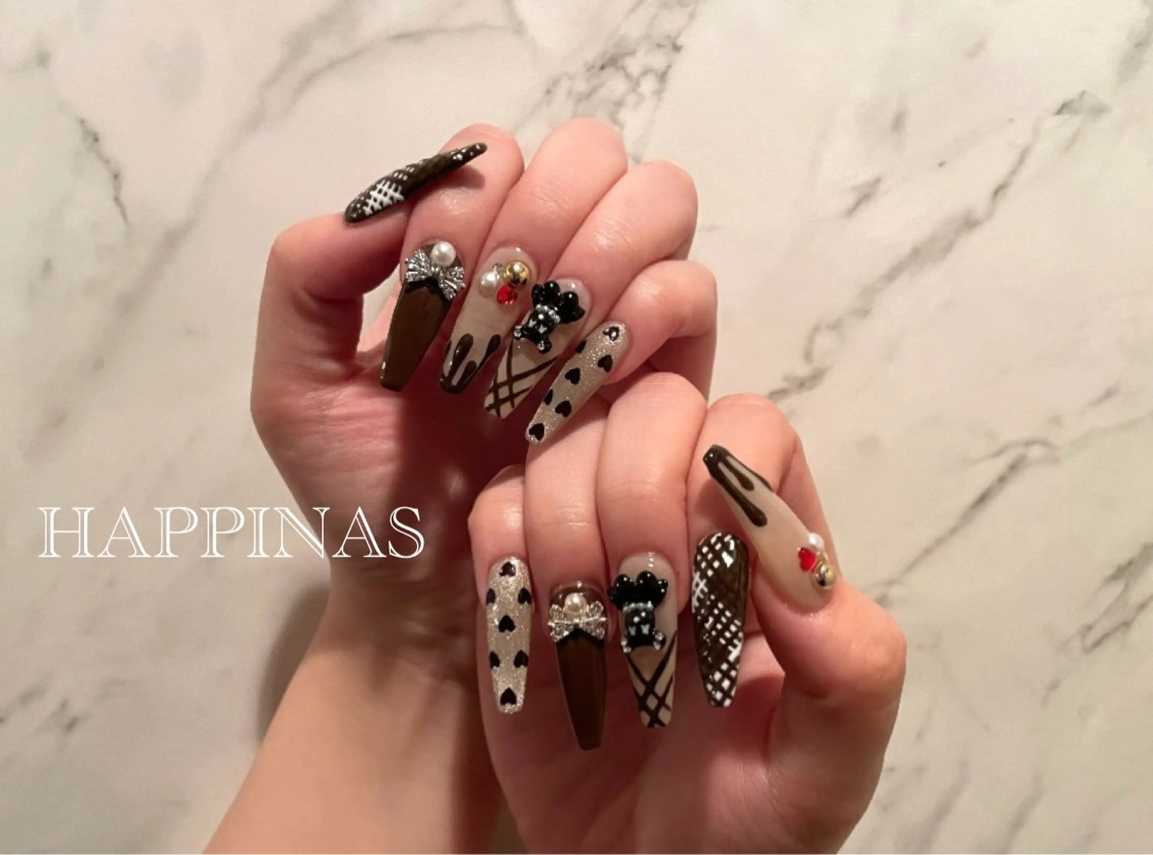 ネイル アートネイル ハート マグネットネイル ぷっくりネイル スカルプネイル ハンドネイル HAPPINAS Jrネイリスト💅のネイルデザイン