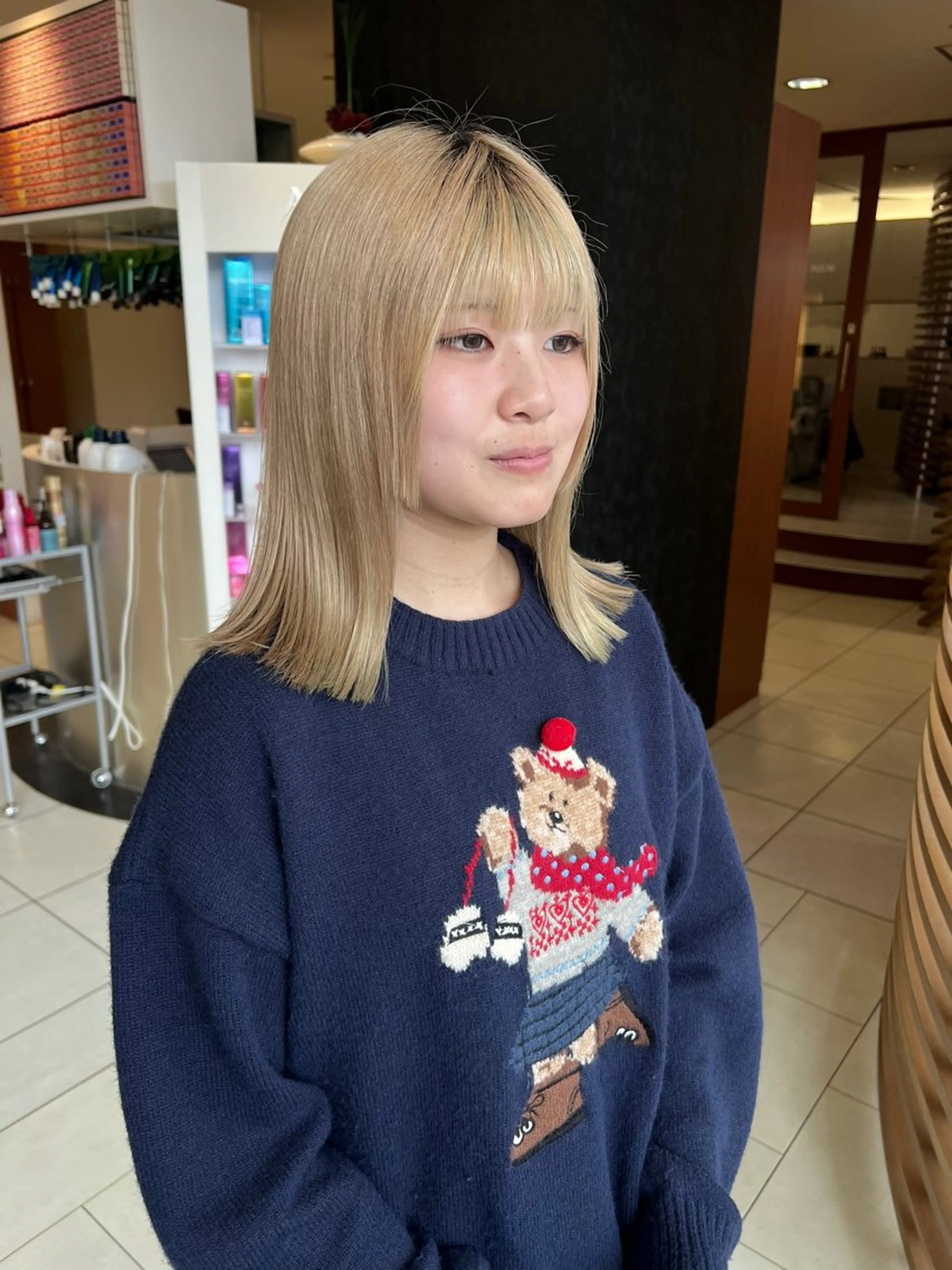 ミディアム 顔周りカット 似合わせカット カット ラシェンテ宝塚所属・HONOKA /顔周りレイヤー得意の眉毛・アイブロウイメージ
