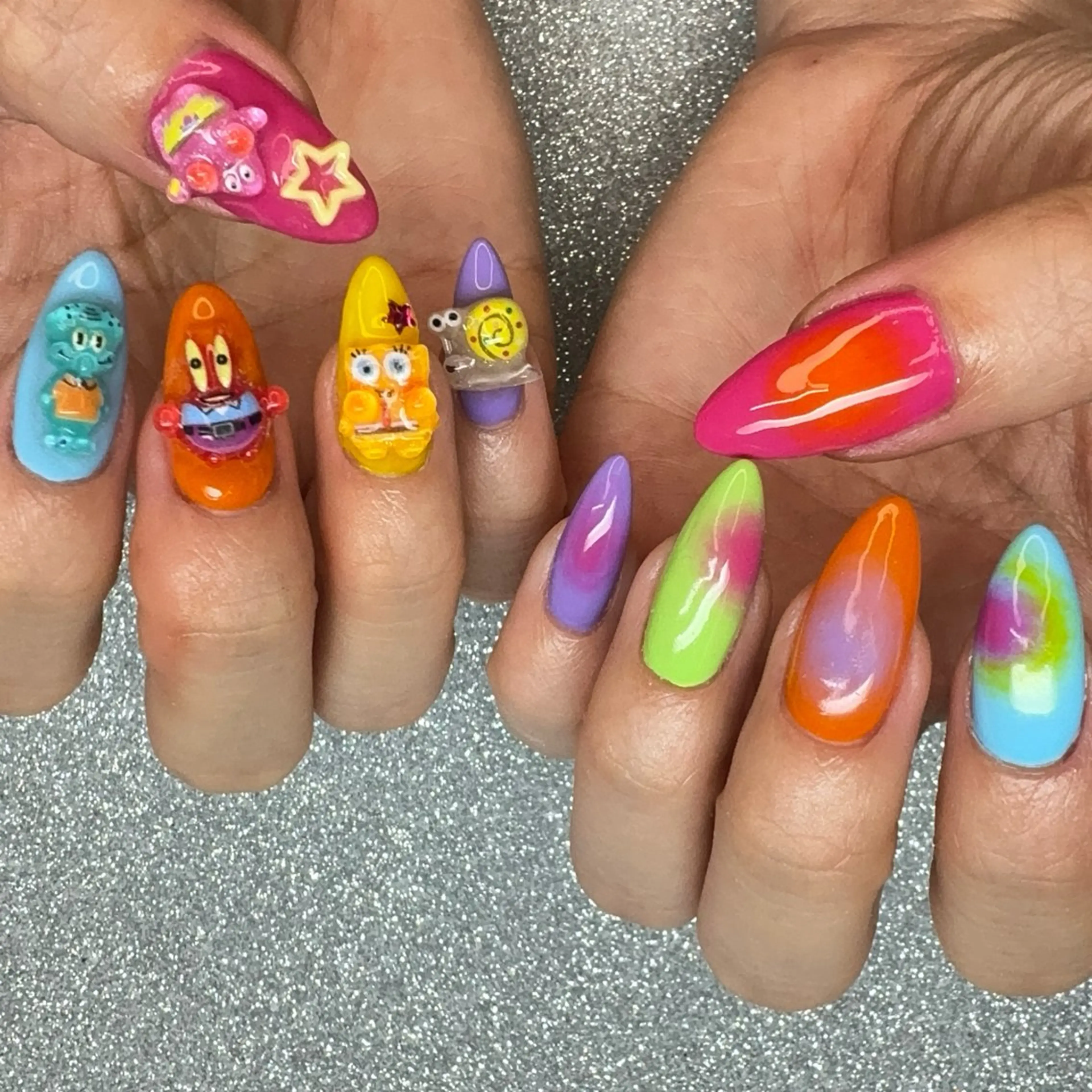 ネイル ハンドネイル VIERU 🌈🎀💖のネイルデザイン