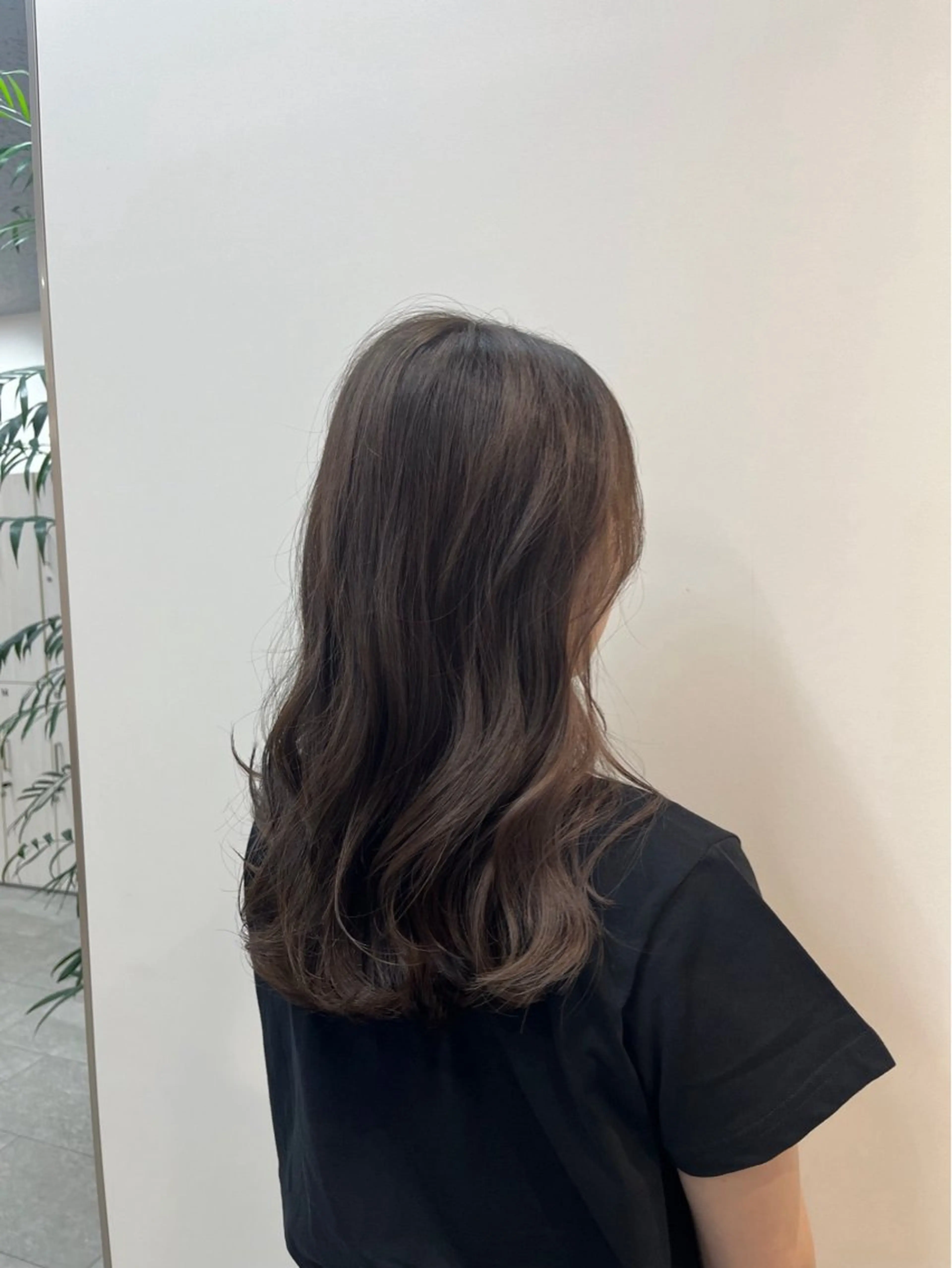 ミディアム neaf 六本木店所属・六本木🫧ハイライト 望月彩音のヘアスタイル