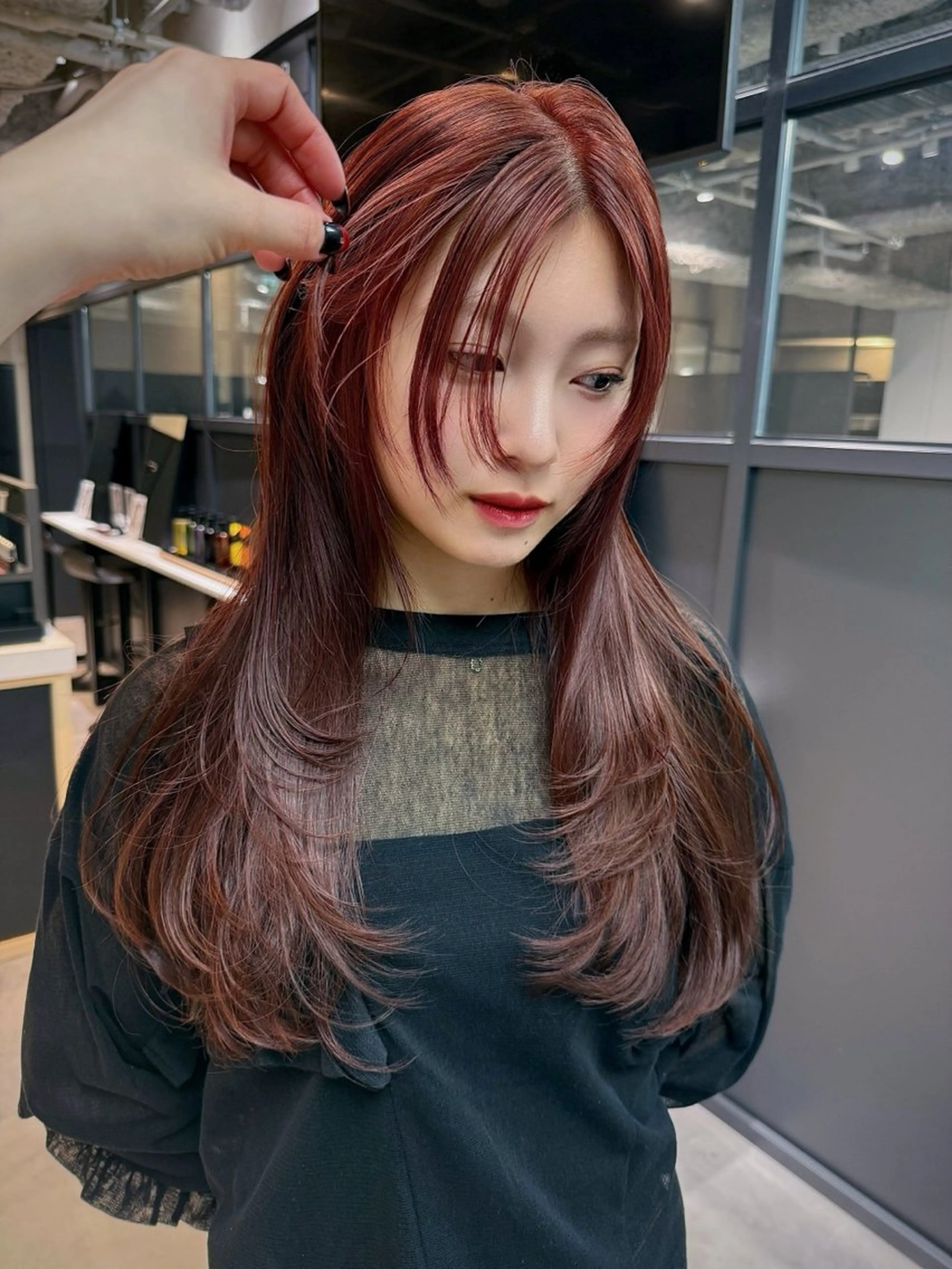 ロング レイヤーカット 前嶋 愛友のヘアスタイル