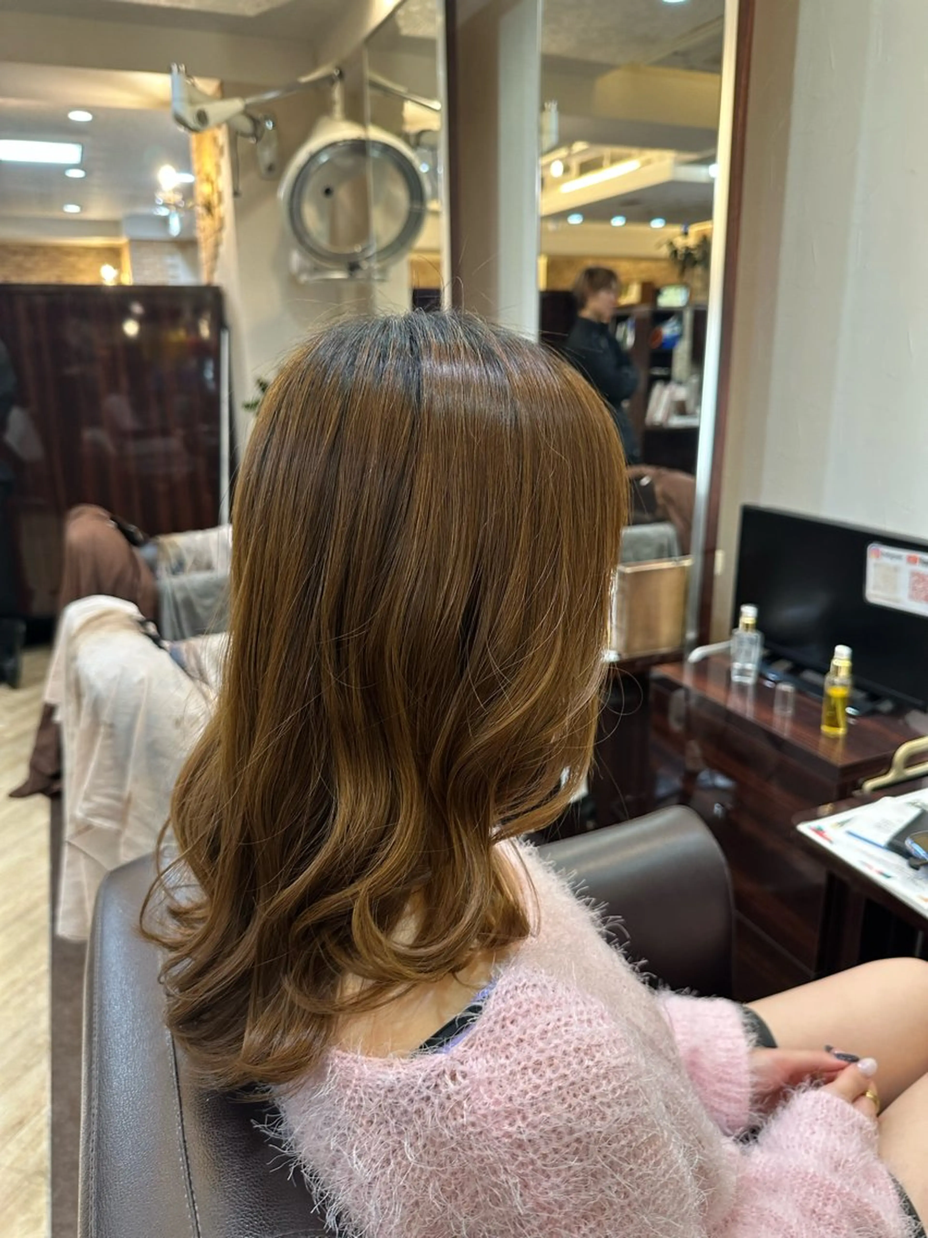 セミロング くびれヘア レイヤーカット 外ハネヘア 縮毛矯正&髪質改善/ きょうの🐺のヘアスタイル