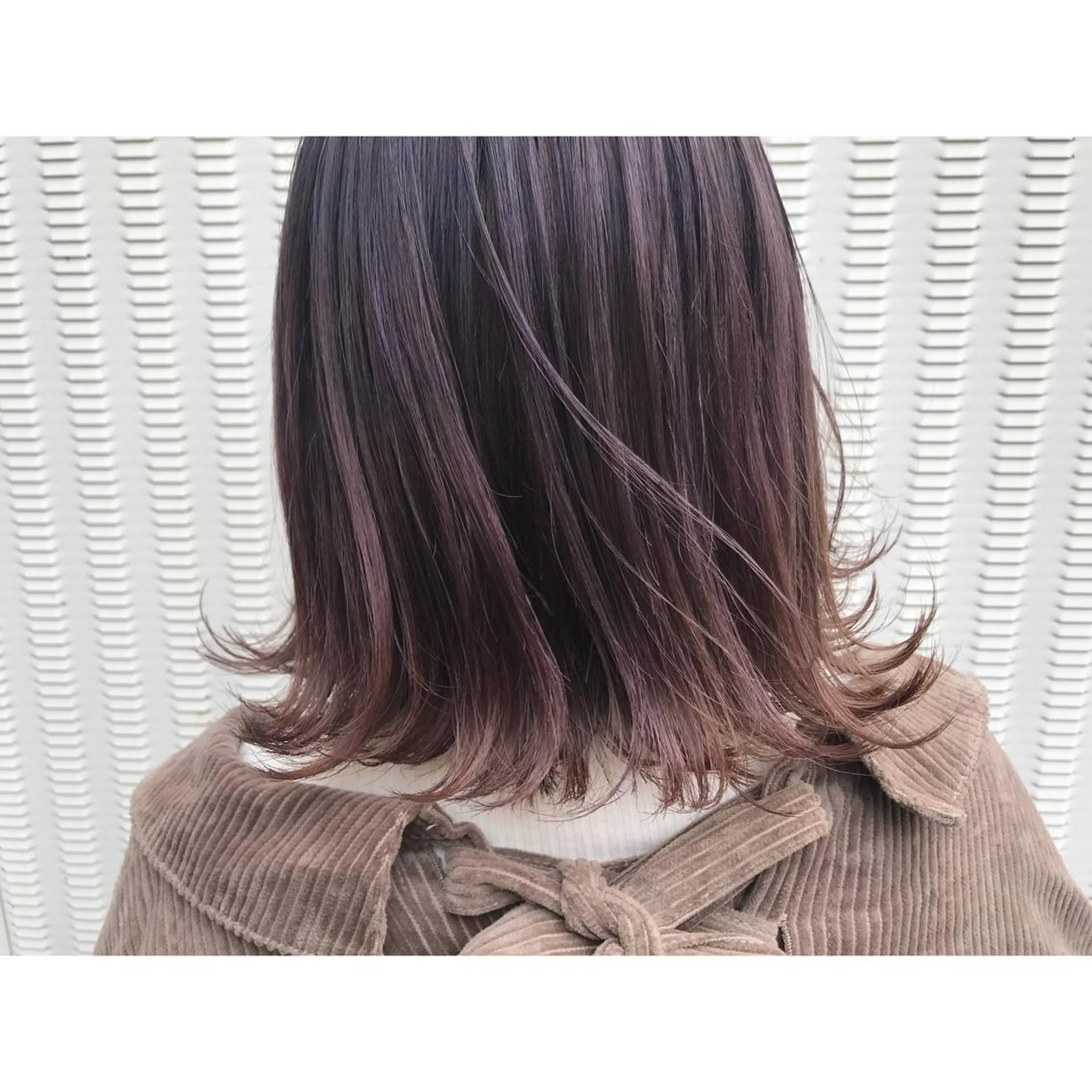 ショート カラー バイオレットカラー ボブ 外ハネヘア カット Musiiik hairのヘアスタイル