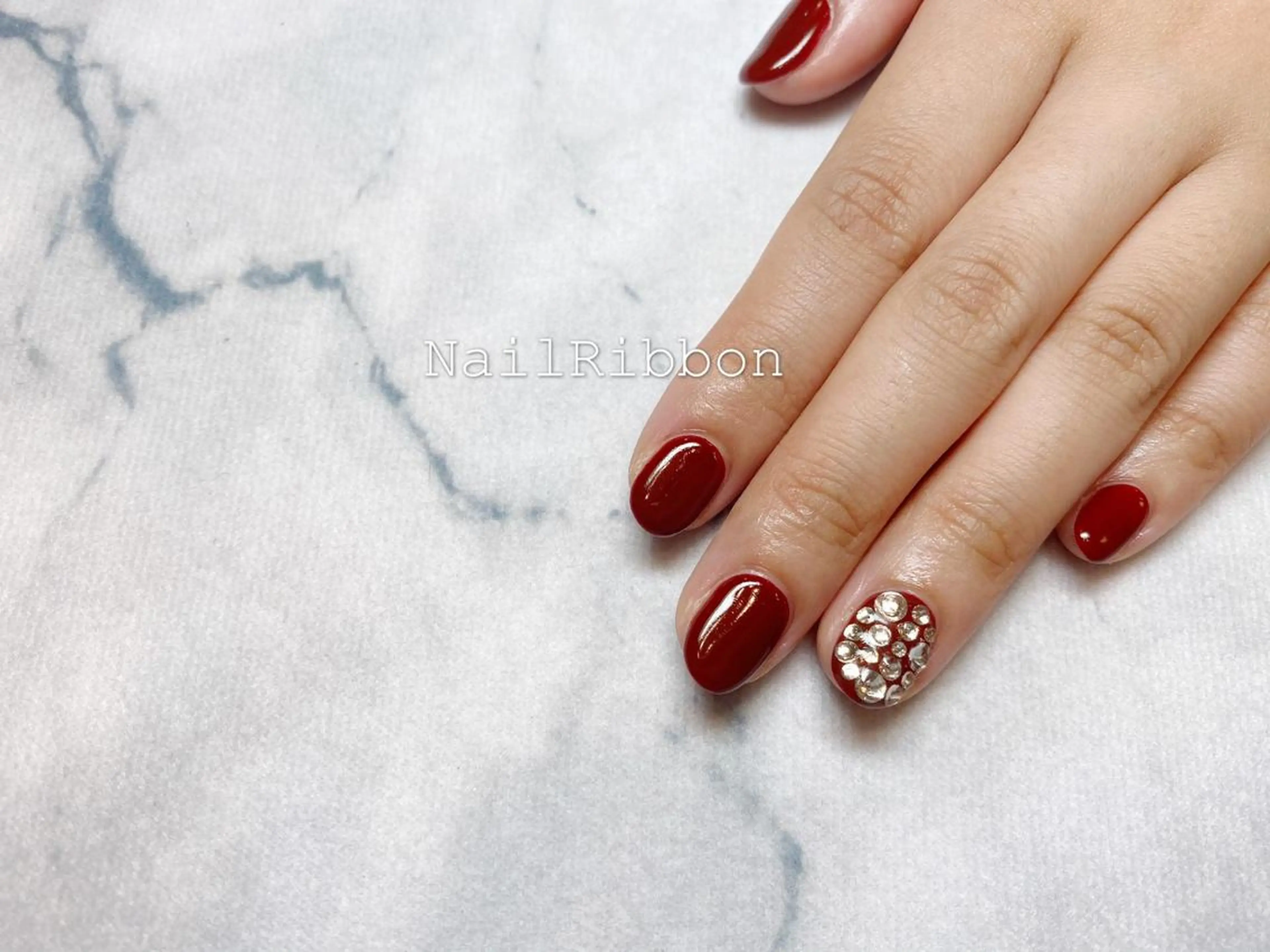 ネイル ネイルリボン 受付スタッフのネイルデザイン