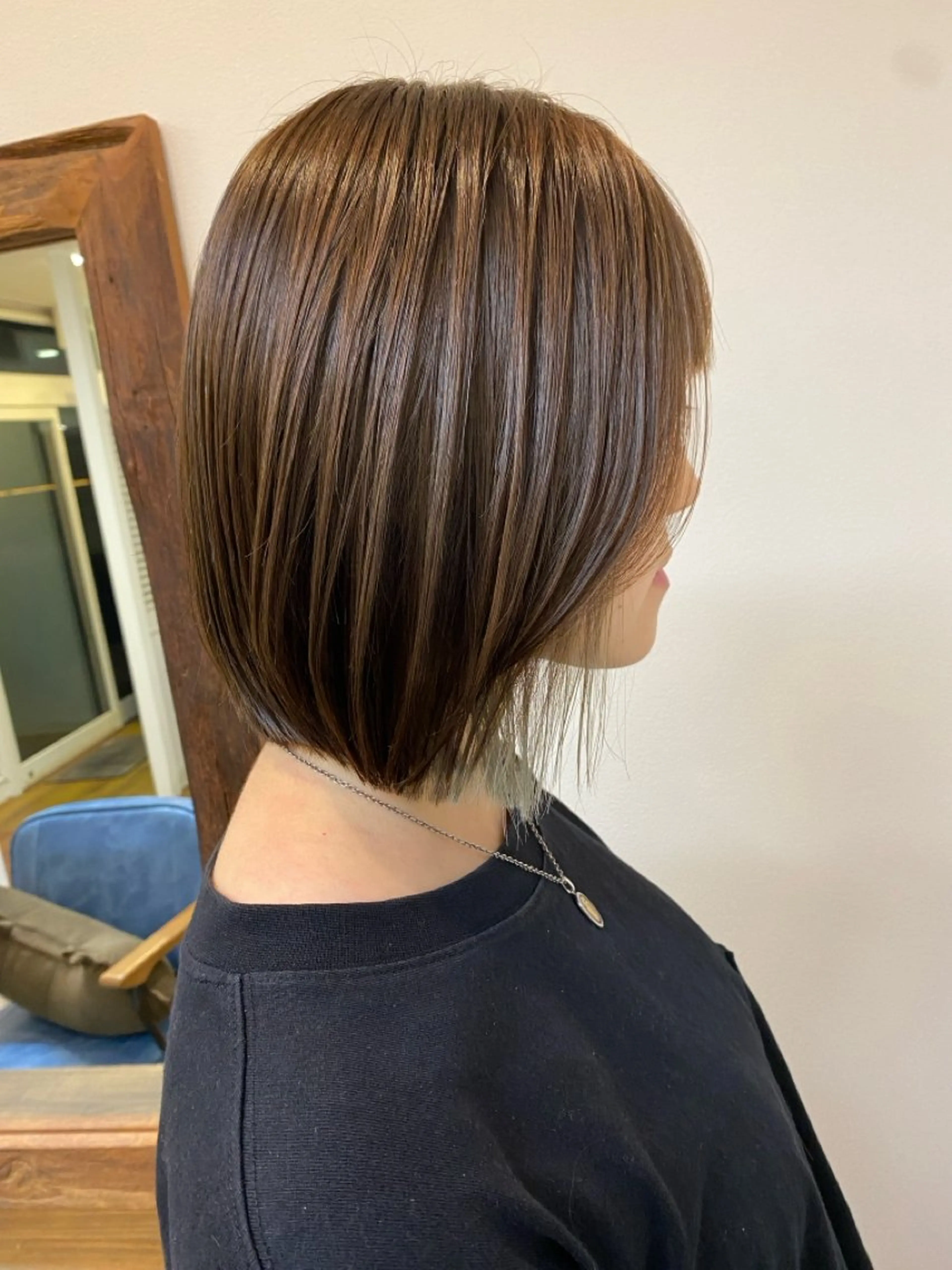 ショート ボブ くびれヘア レイヤーカット 宮﨑 まりあのヘアスタイル