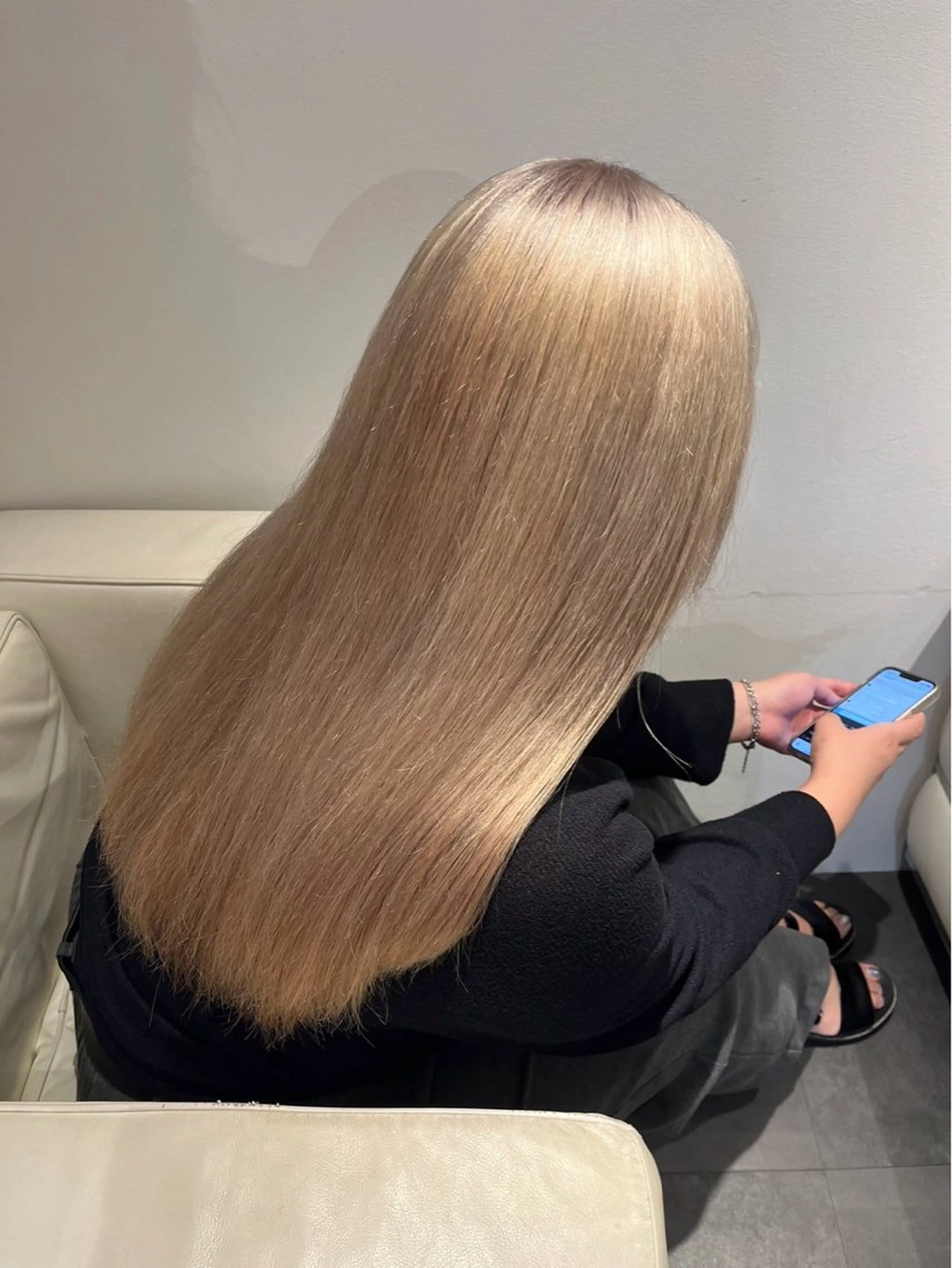 ロング 渋谷ハイトーン/ まぉまぉのヘアスタイル