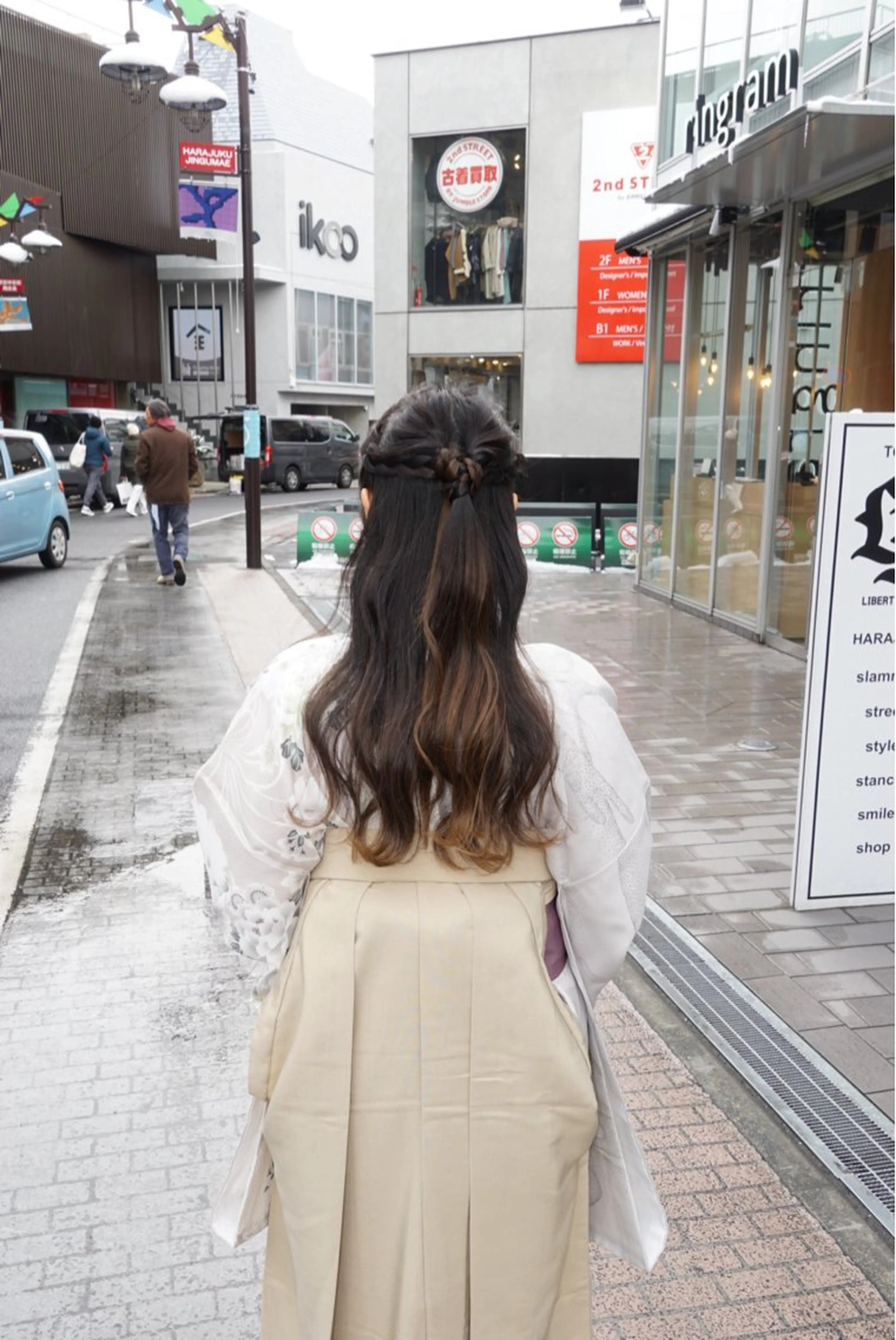 縮毛•ハイトーン Runaのヘアスタイル