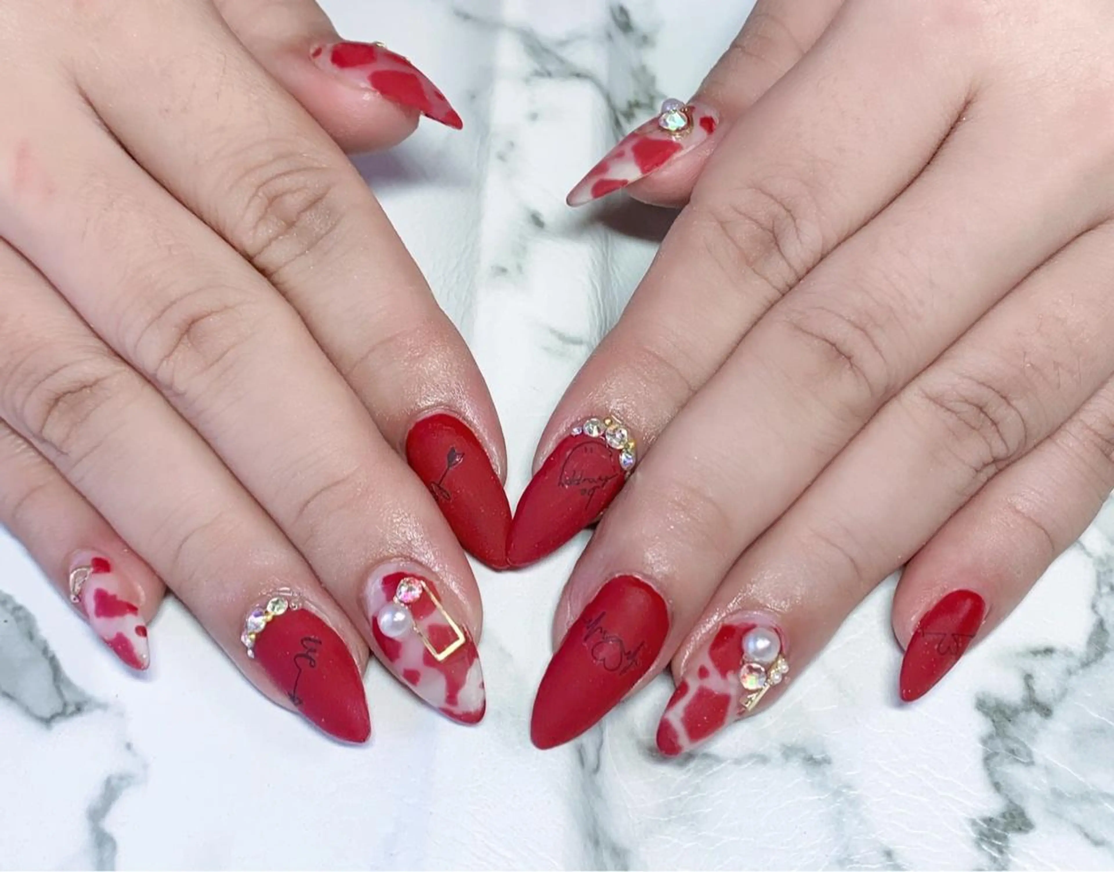 ネイル アニマル柄 アートネイル マットネイル ニュアンスネイル ネイルチップ ハンドネイル x.1.0.nail ♡Cのネイルデザイン
