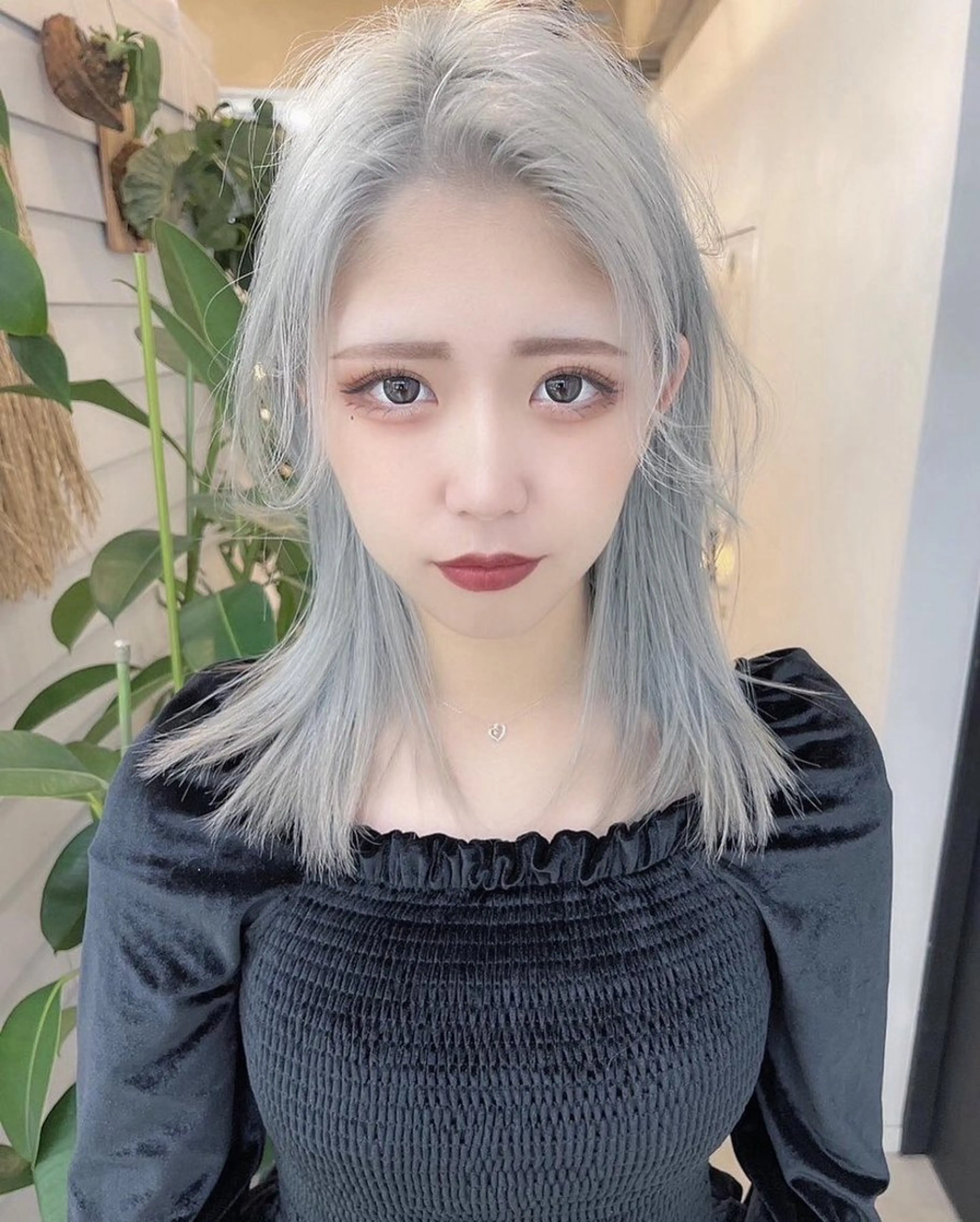 ミディアム カラー ヘアアレンジ 切りっぱなしボブ ショートボブ ベージュカラー ブリーチ ケアブリーチ ヘアカラー トリートメント GiseL天神カラー 髪質改善/ブリーチのヘアスタイル