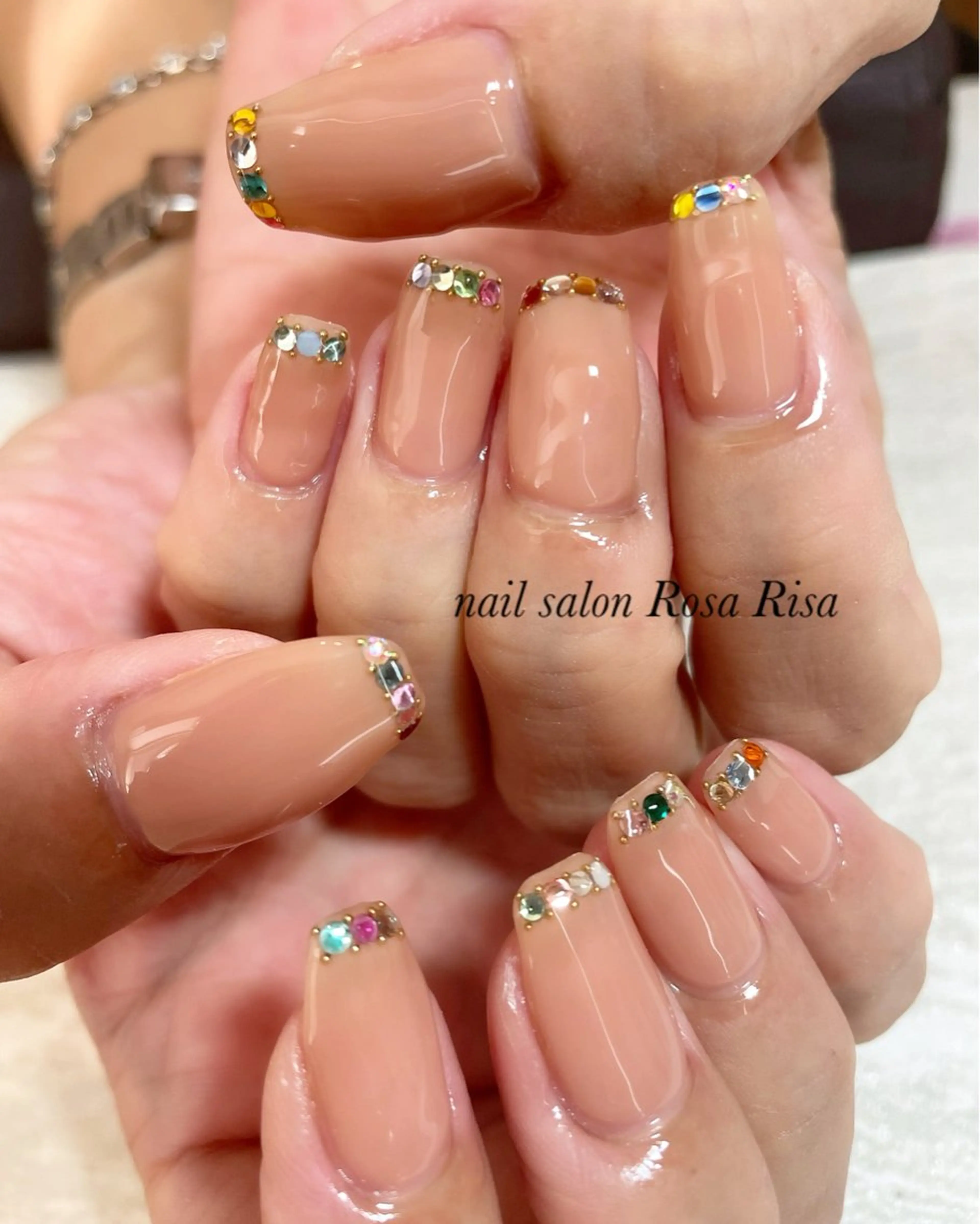 ネイル ストーンネイル ハンドネイル ネイルスタジオ シェイクユアハンズのネイルデザイン
