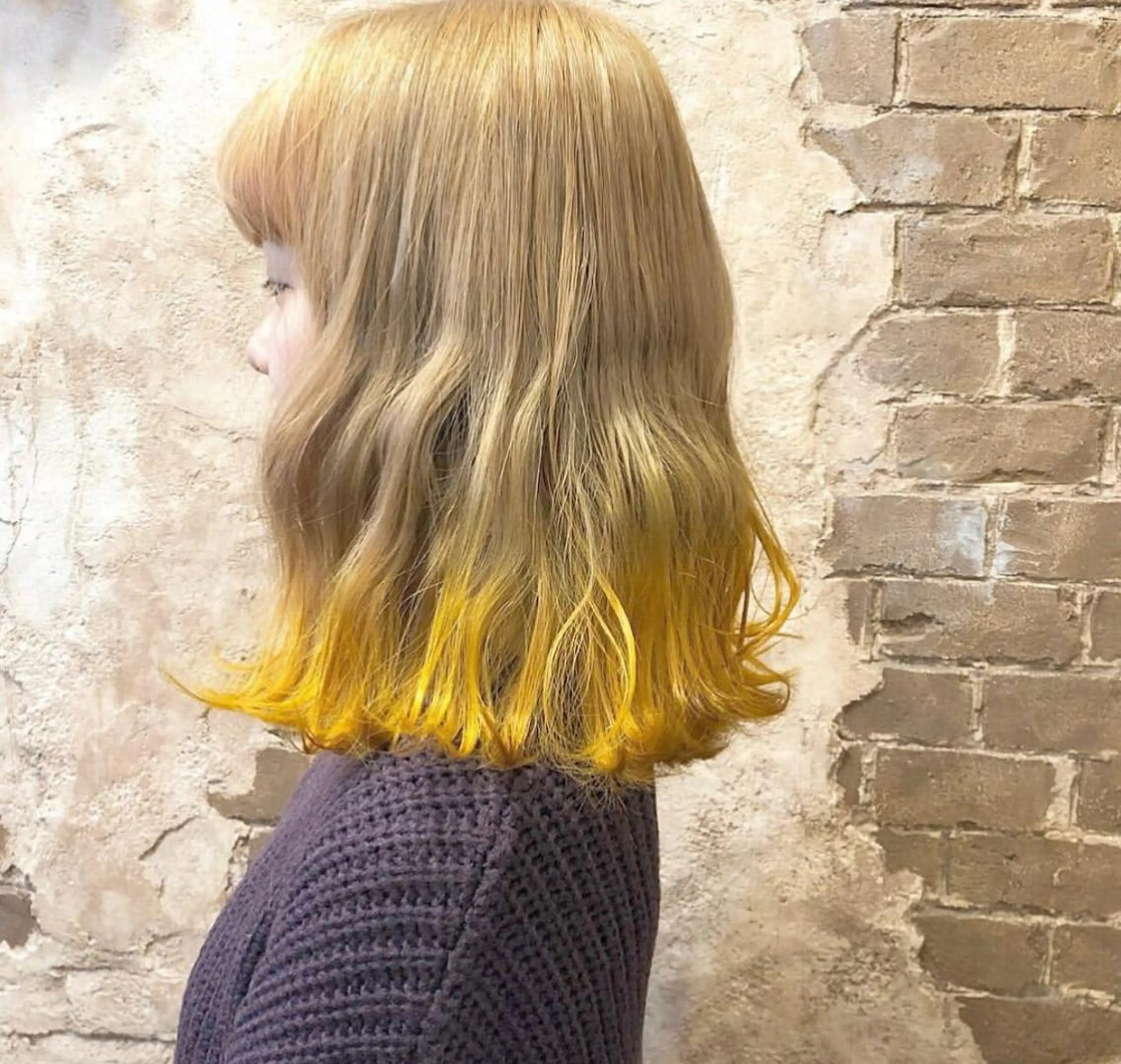 ミディアム カラー ブリーチ、パーマ 西部笑のヘアスタイル