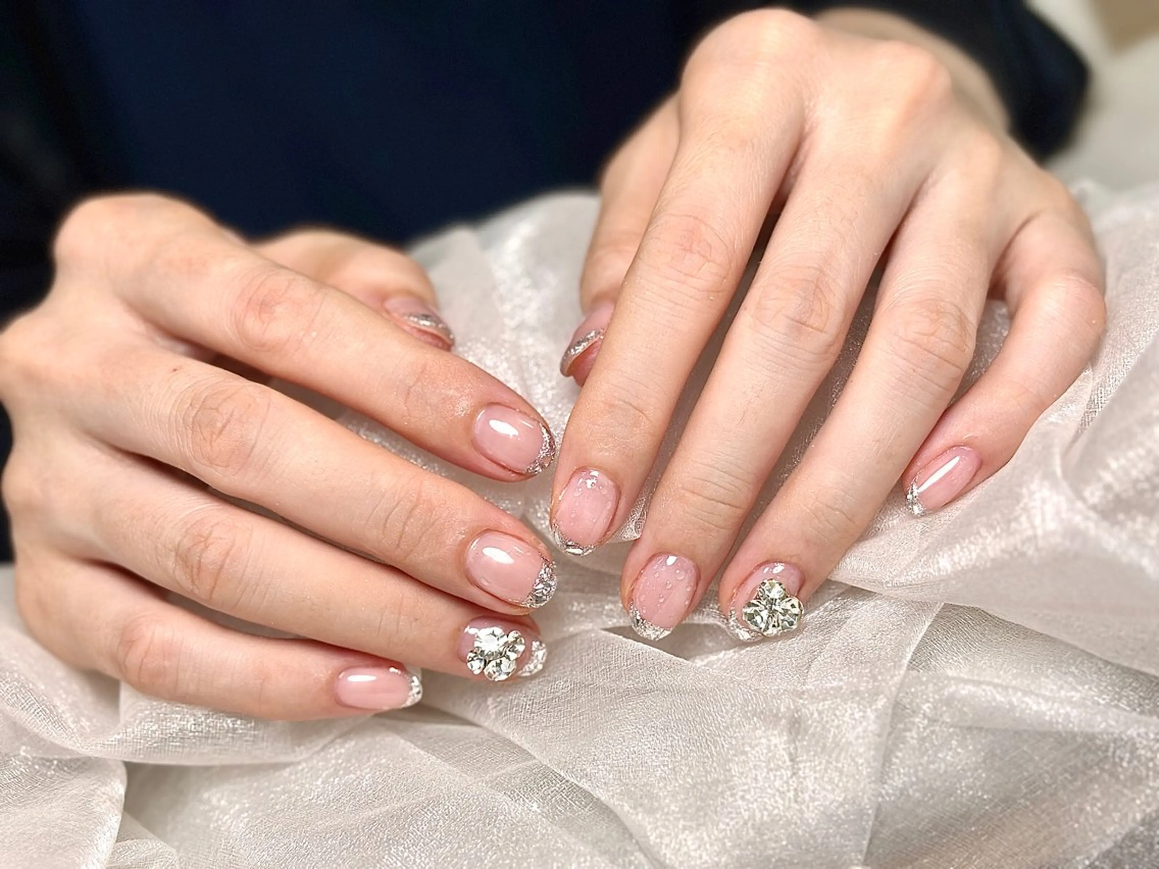 🪞ガラスフレンチネイル・パ一ツ2個付き「ジエルオフ無料」の写真