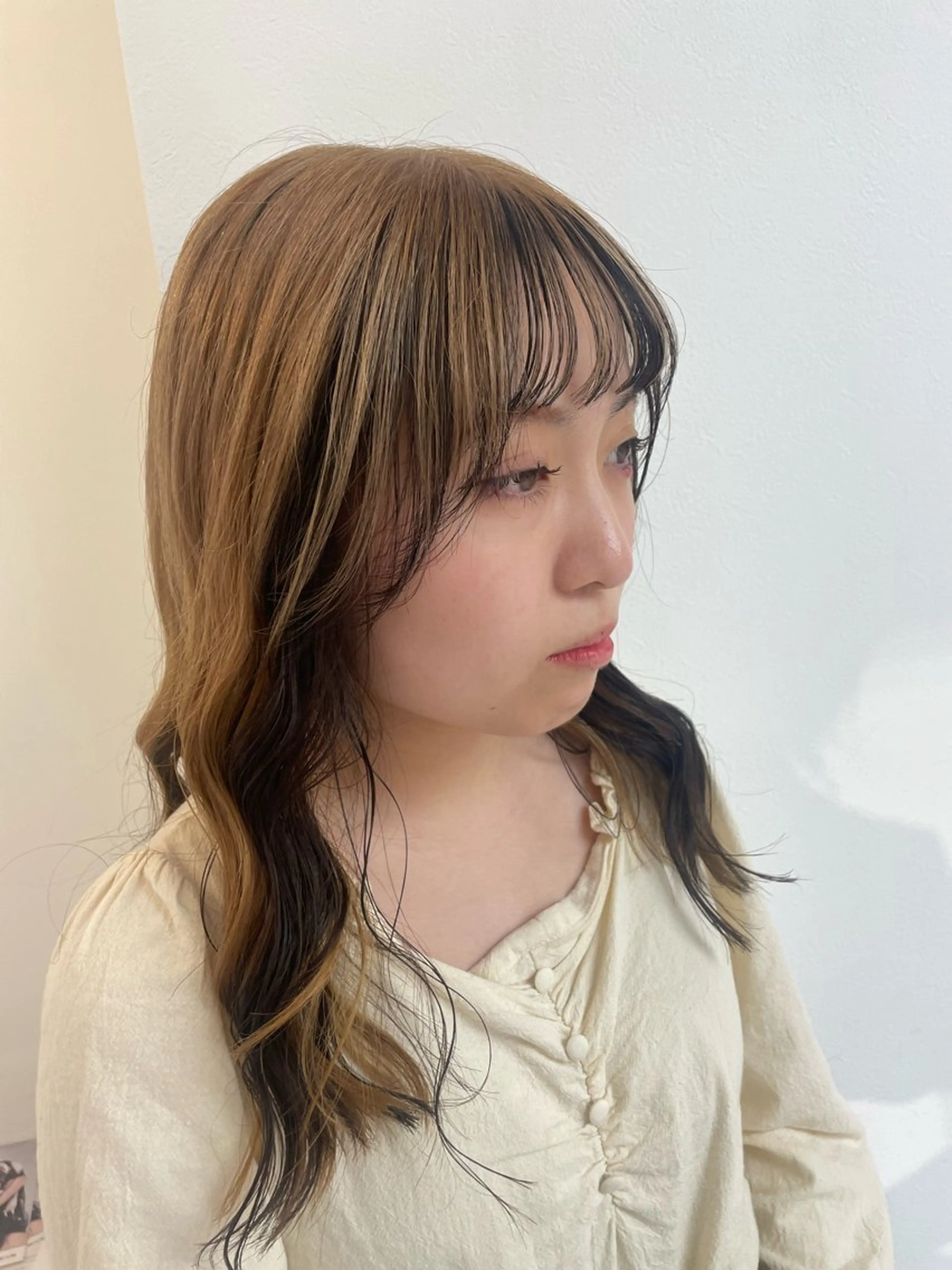 ロング カラー ベージュカラー 黒髪 ブリーチ インナーカラー ヘアカラー 福田 千尋のヘアスタイル