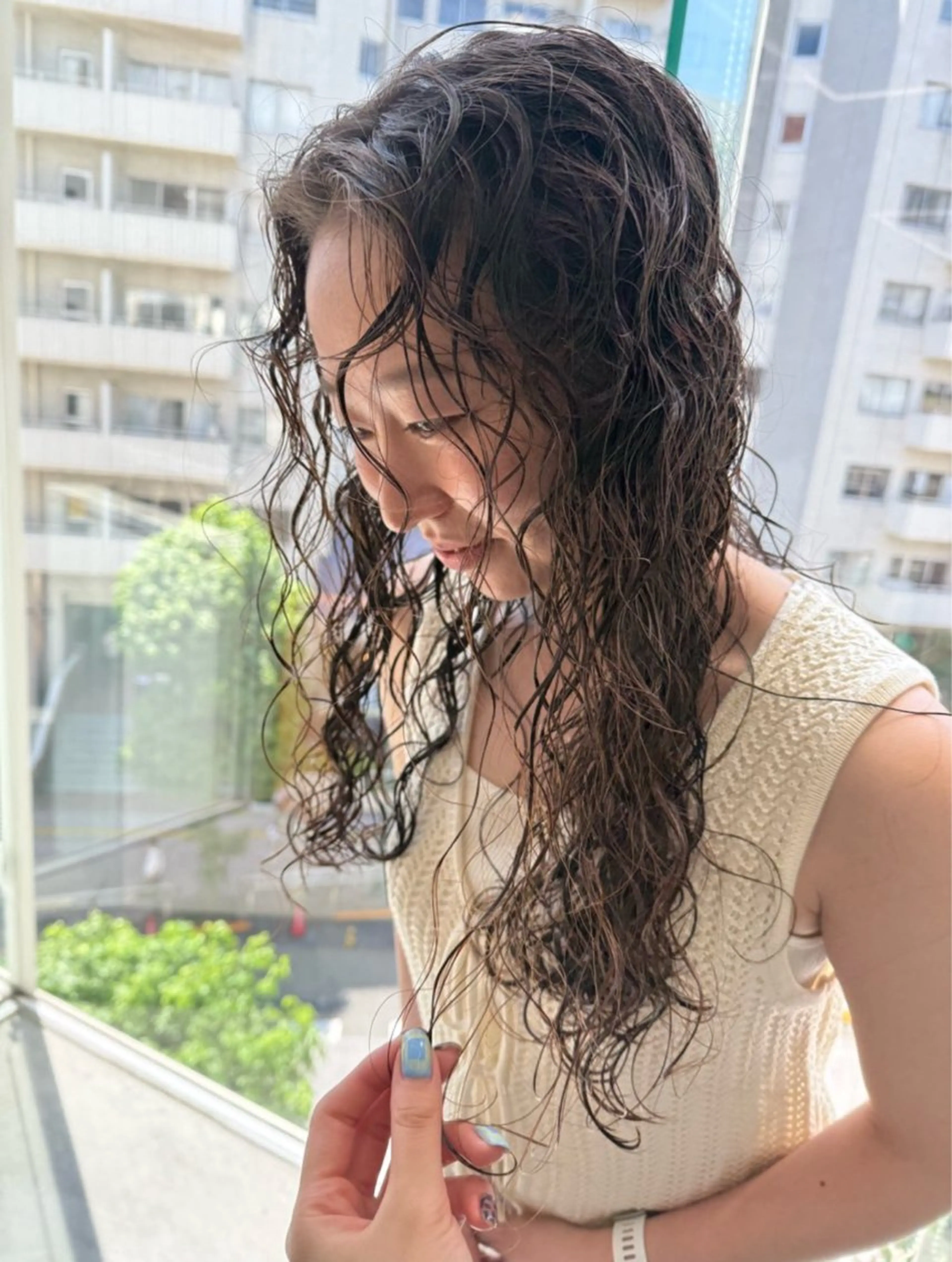 ロング パーマ 外国人風カラー ロング プードルパーマ スパイラルパーマ パーマ スパイラルパーマ 🌐hina⭐️のヘアスタイル