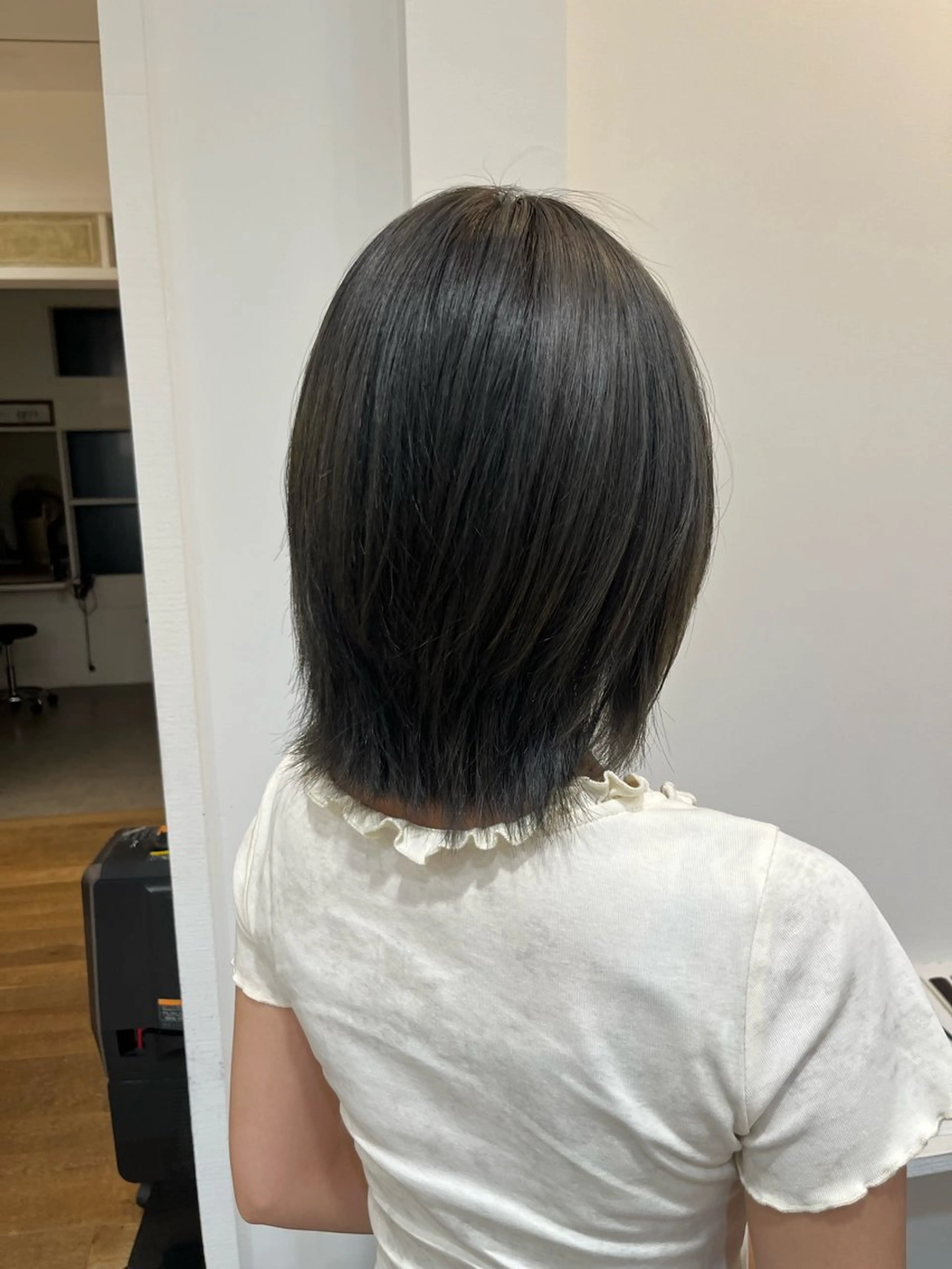 ミディアム カラー ヘアアレンジ ブリーチ 透明感カラー オリーブグレー トリートメント ヘアカラー トリートメント 無料カットモデル‪✨ ✂️Nanami🌷のヘアスタイル