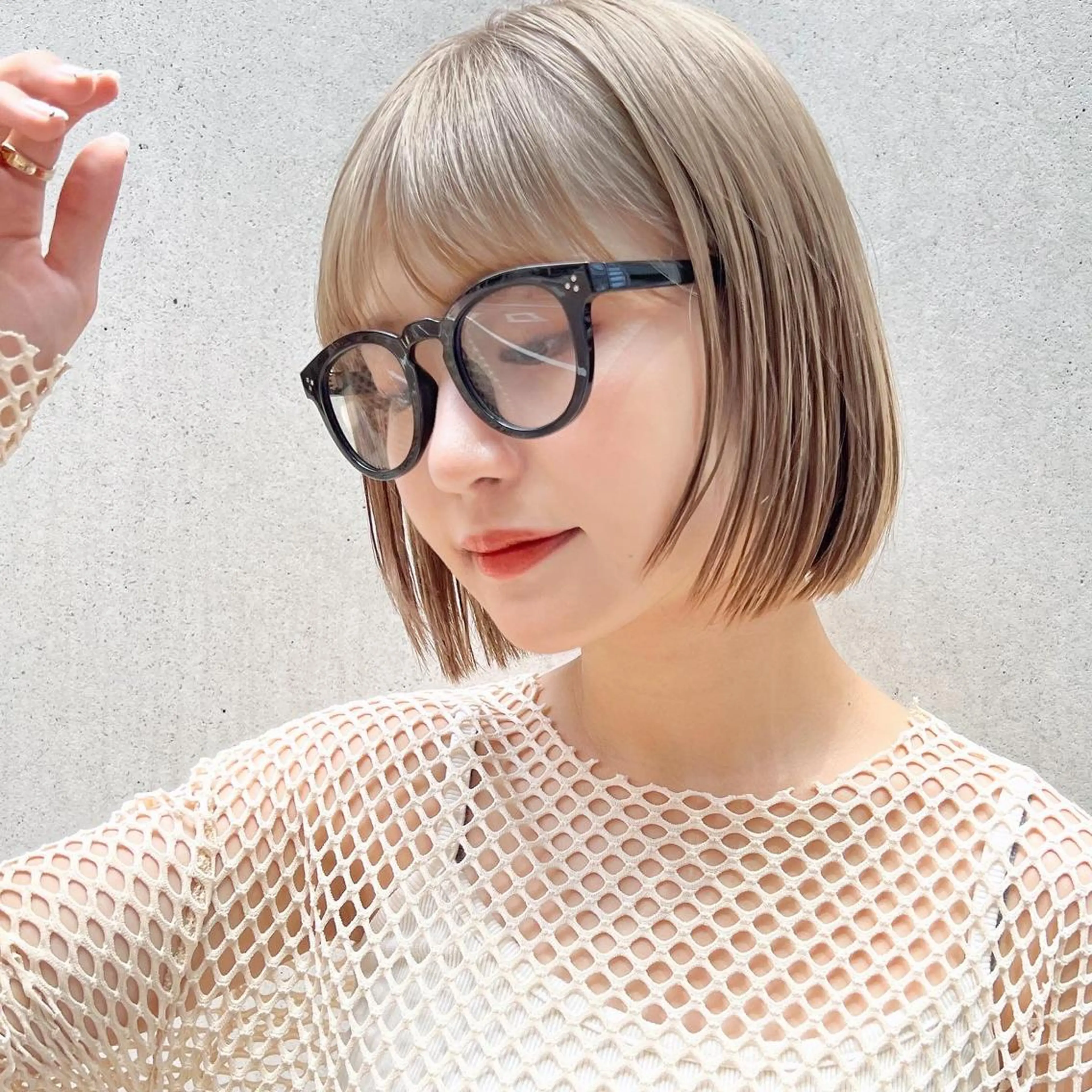 ミディアム カラー ベージュカラー 透明感カラー グレージュ ボブ カット ヘアカラー トリートメント レイヤー専門家 ダブルカラー修のヘアスタイル