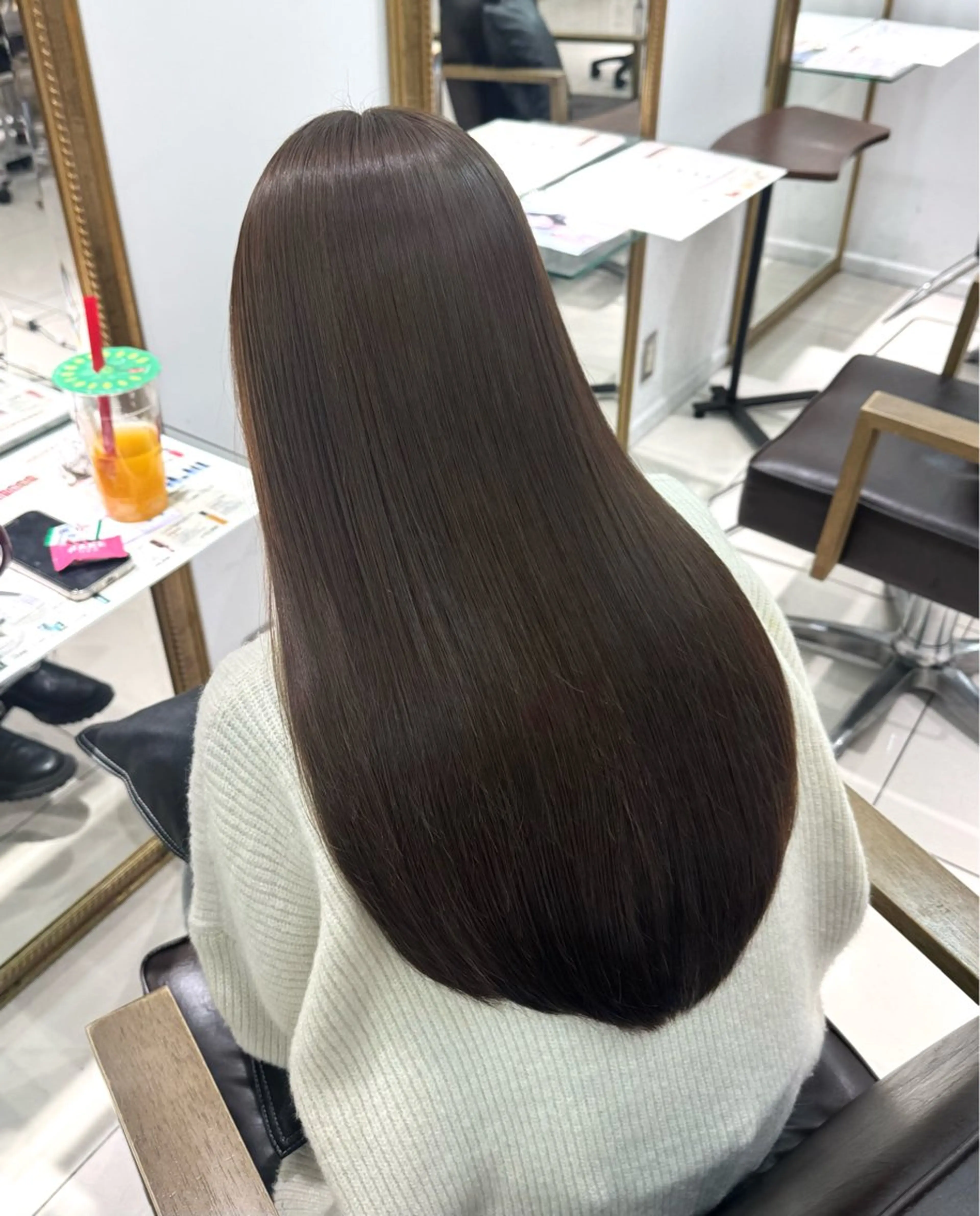 ロング ☘️透明感オリーブ ナミ☘️のヘアスタイル