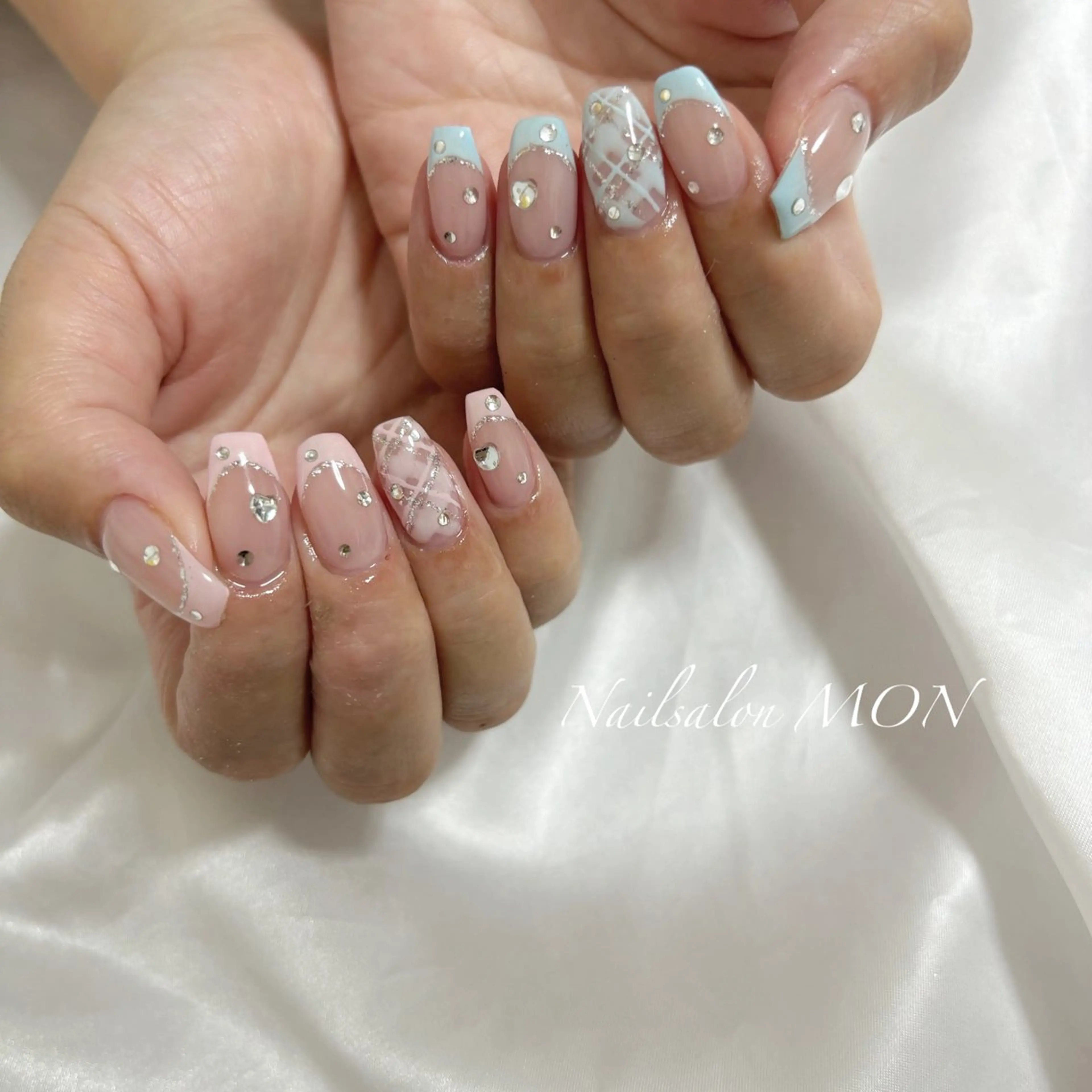 ネイル ストーンネイル ハンドネイル Nailsalon MONのネイルデザイン