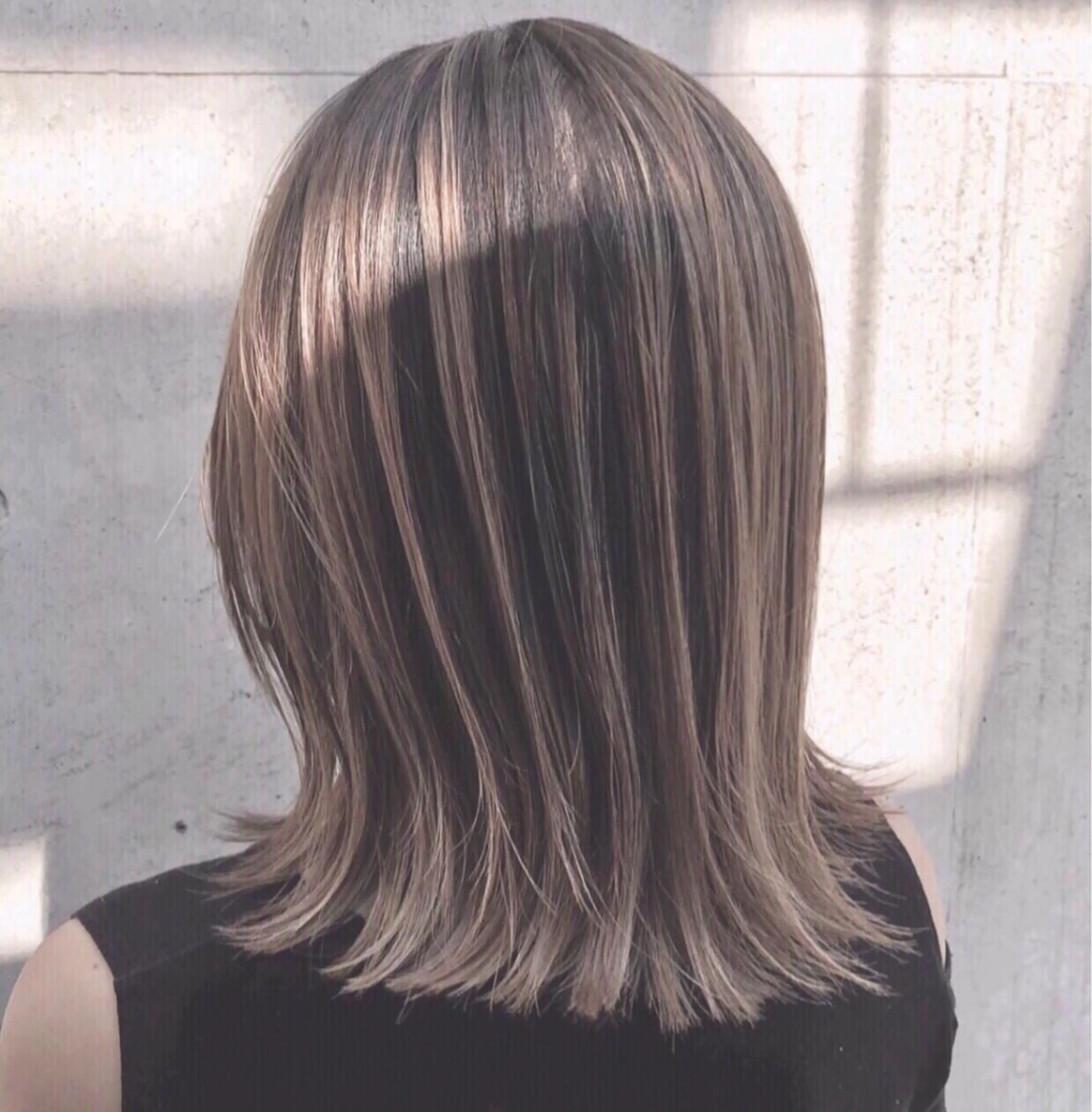 ミディアム カラー ミディアムパーマ アッシュ ベージュカラー ブルーカラー グレージュ DX  SHARE  SALON 　SHIBUYA所属・AKI アキのヘアスタイル