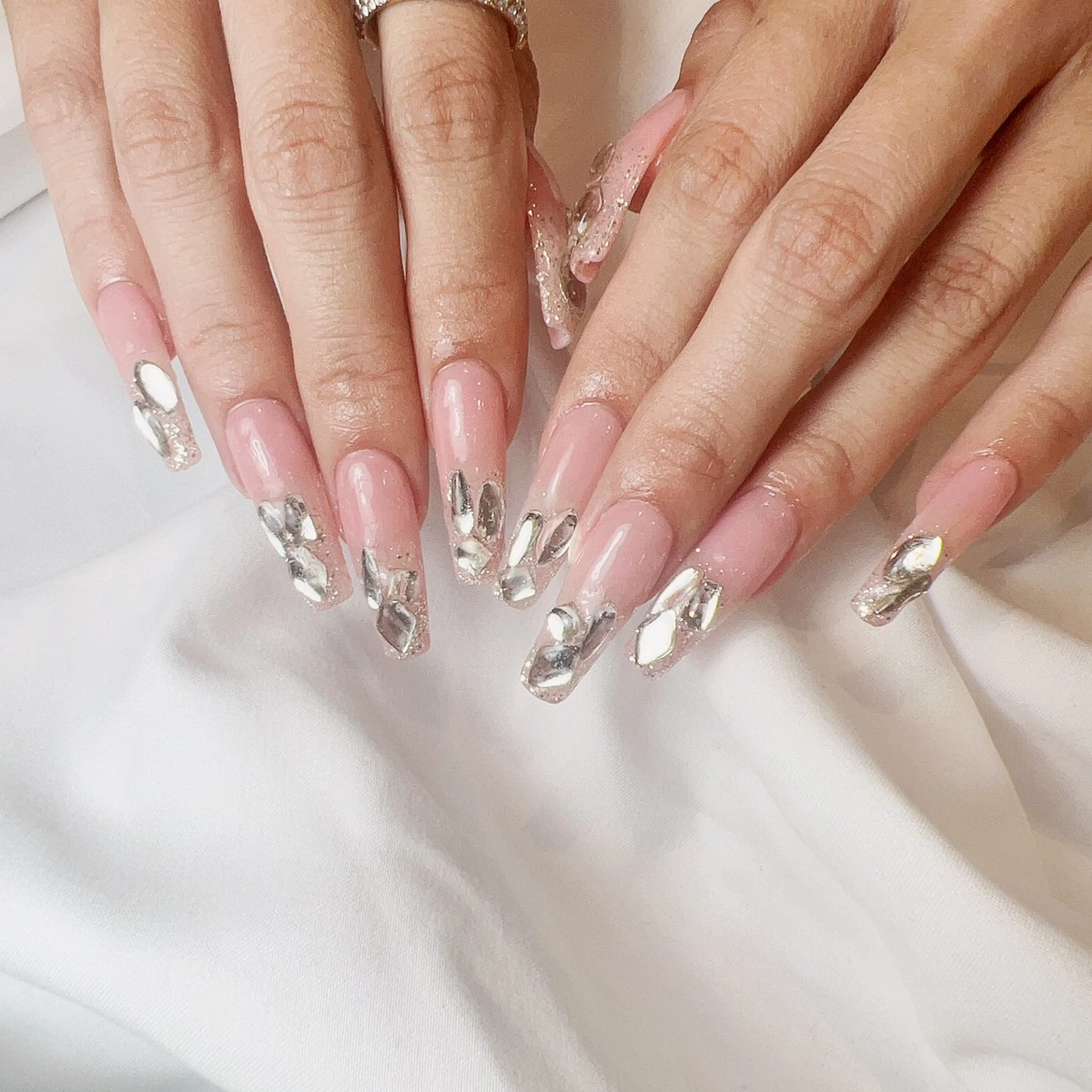 ネイル nailstudio ′ecole所属・nailstudio ′ecoleのネイルデザイン